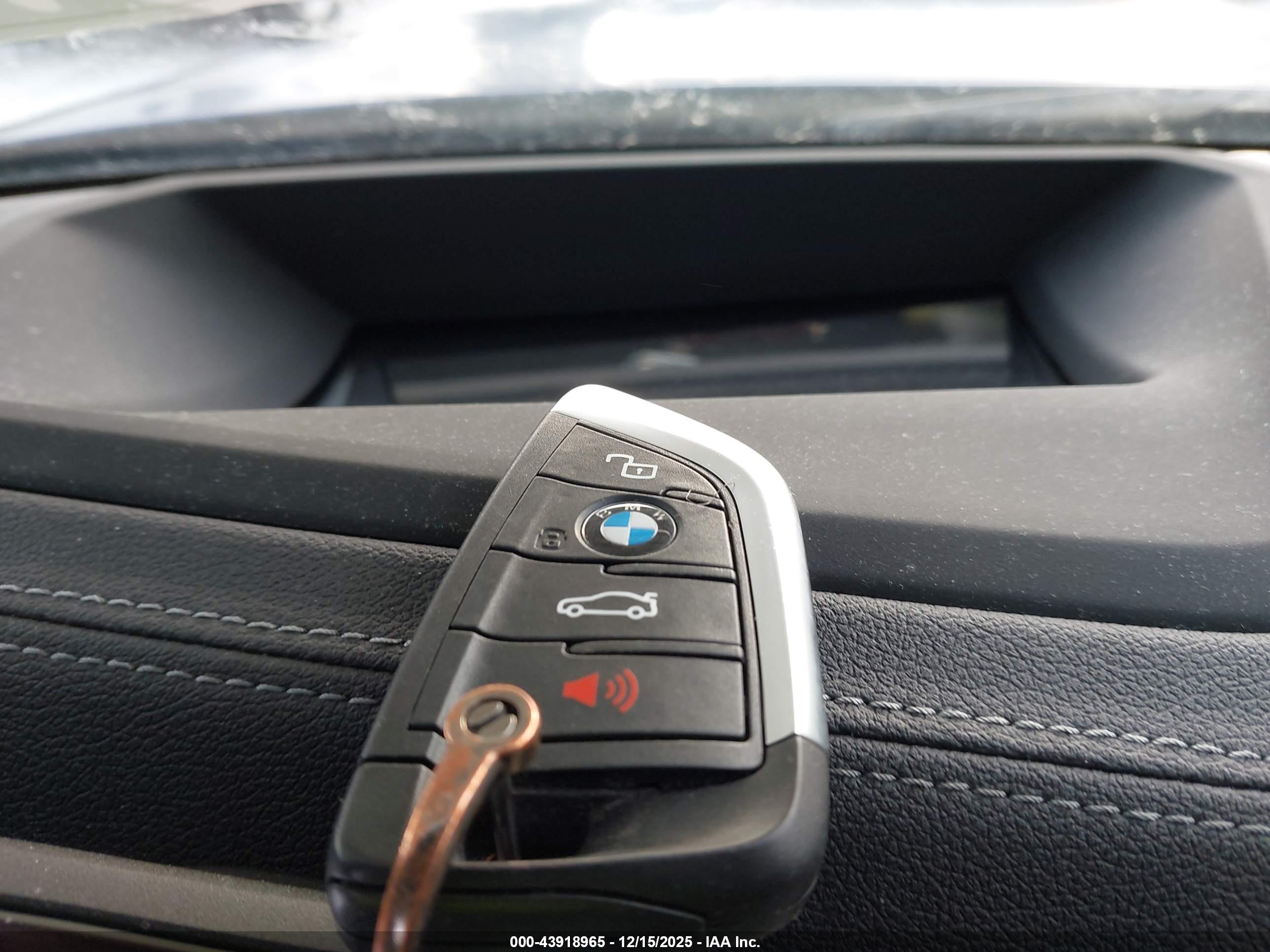 BMW I4 image 11