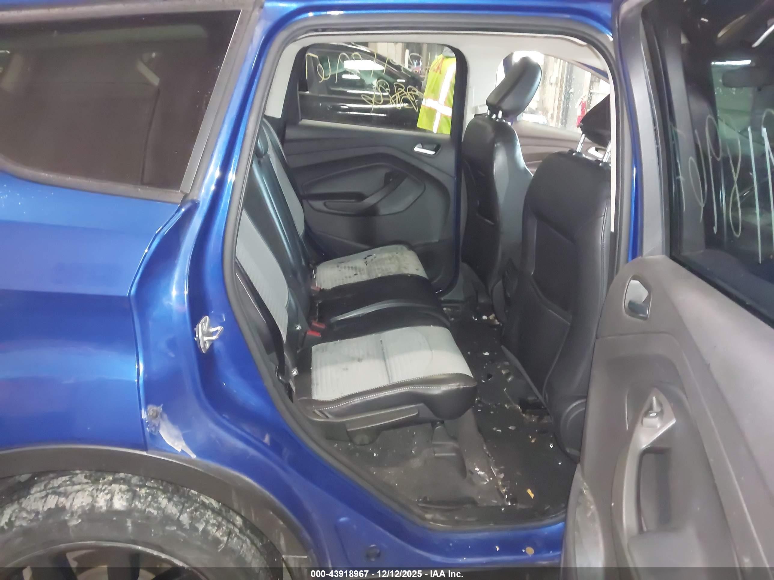 FORD ESCAPE image 8