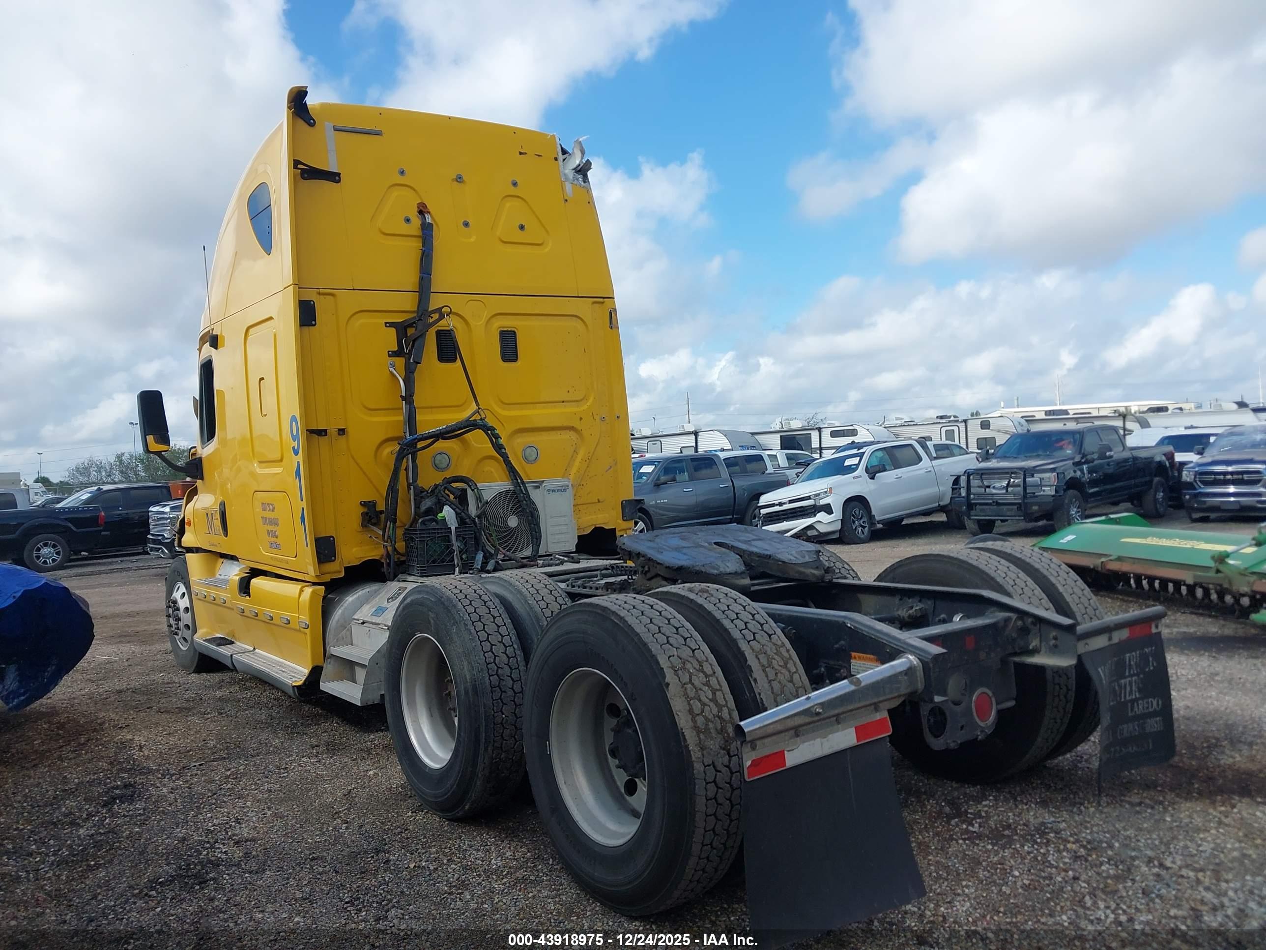 FREIGHTLINER CASCADIA image 4
