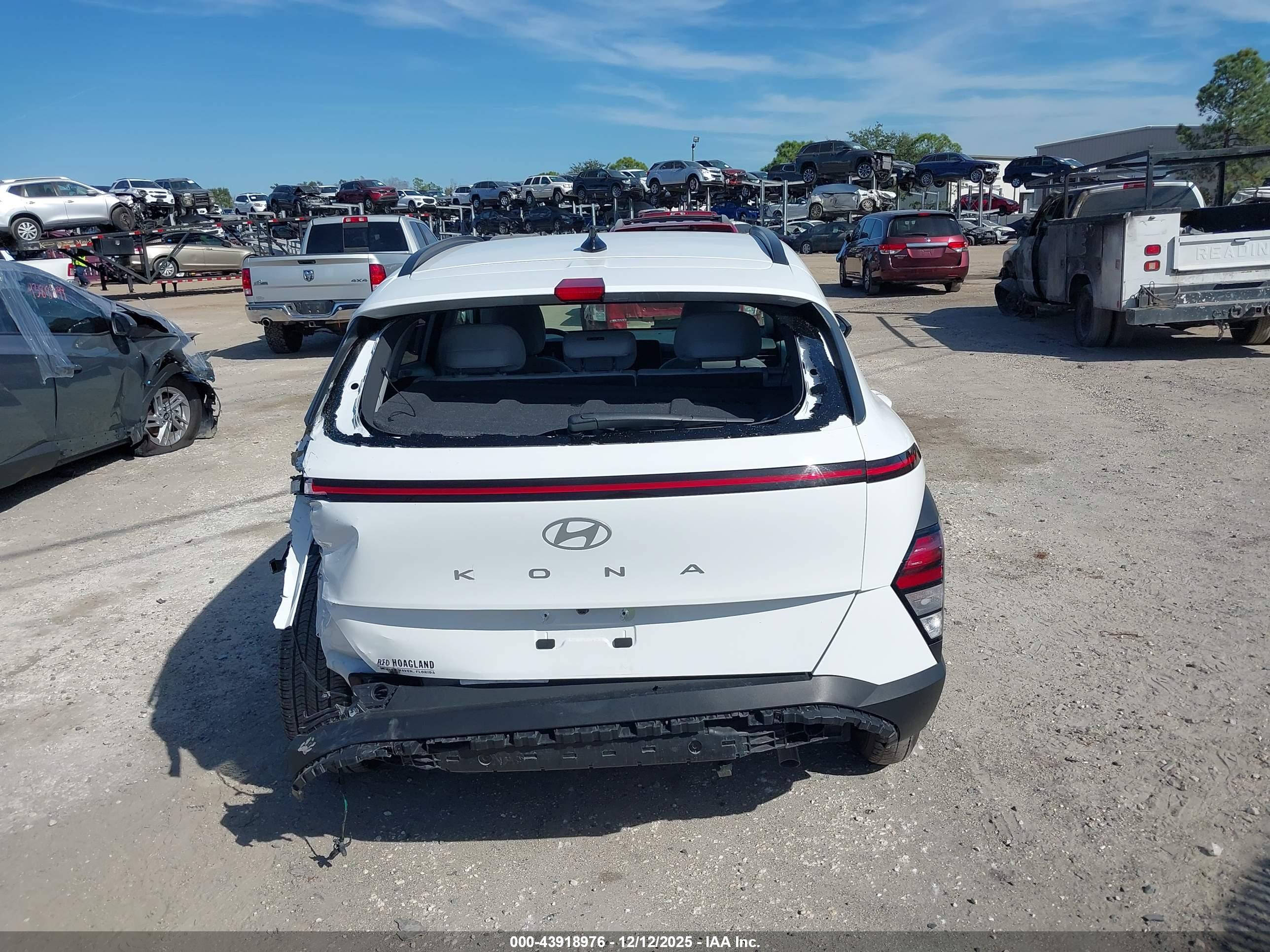 HYUNDAI KONA image 6