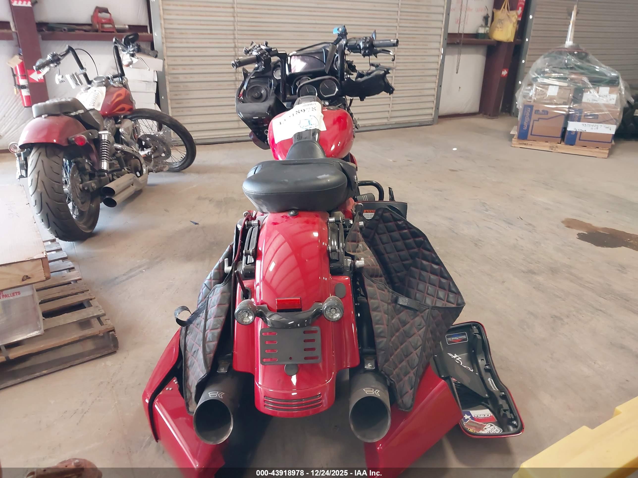 HARLEY-DAVIDSON FLTRXS image 6