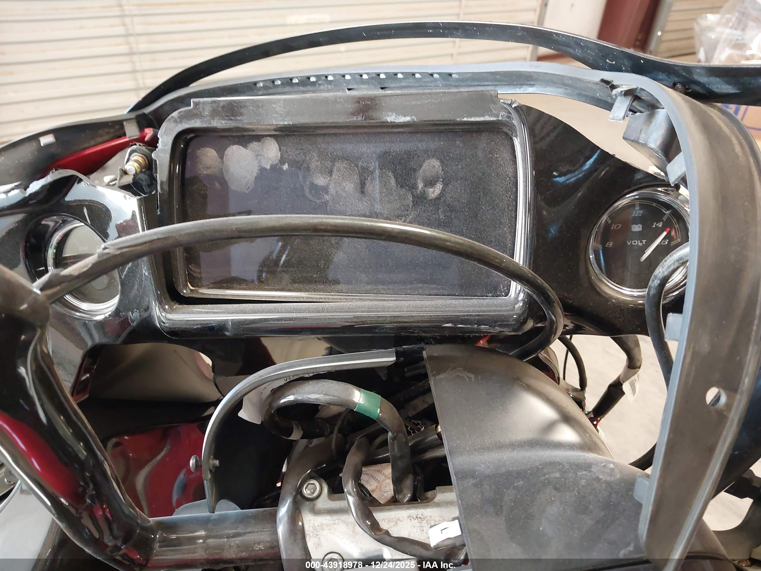 HARLEY-DAVIDSON FLTRXS image 7