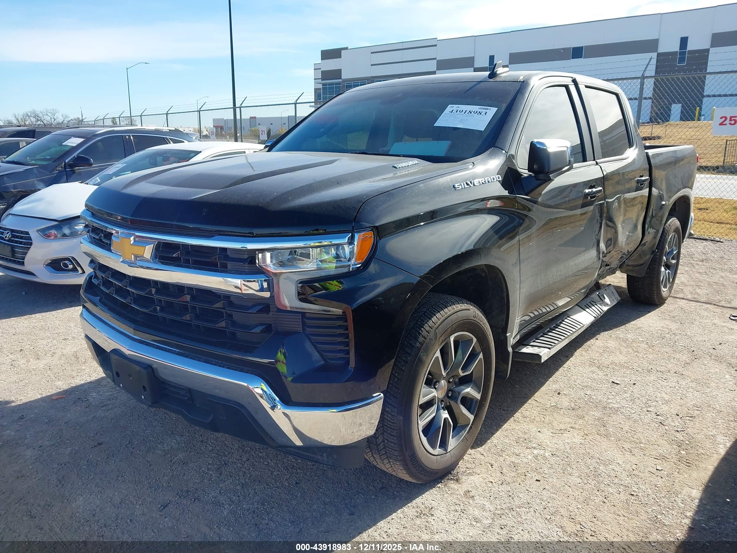 CHEVROLET SILVERADO image 2