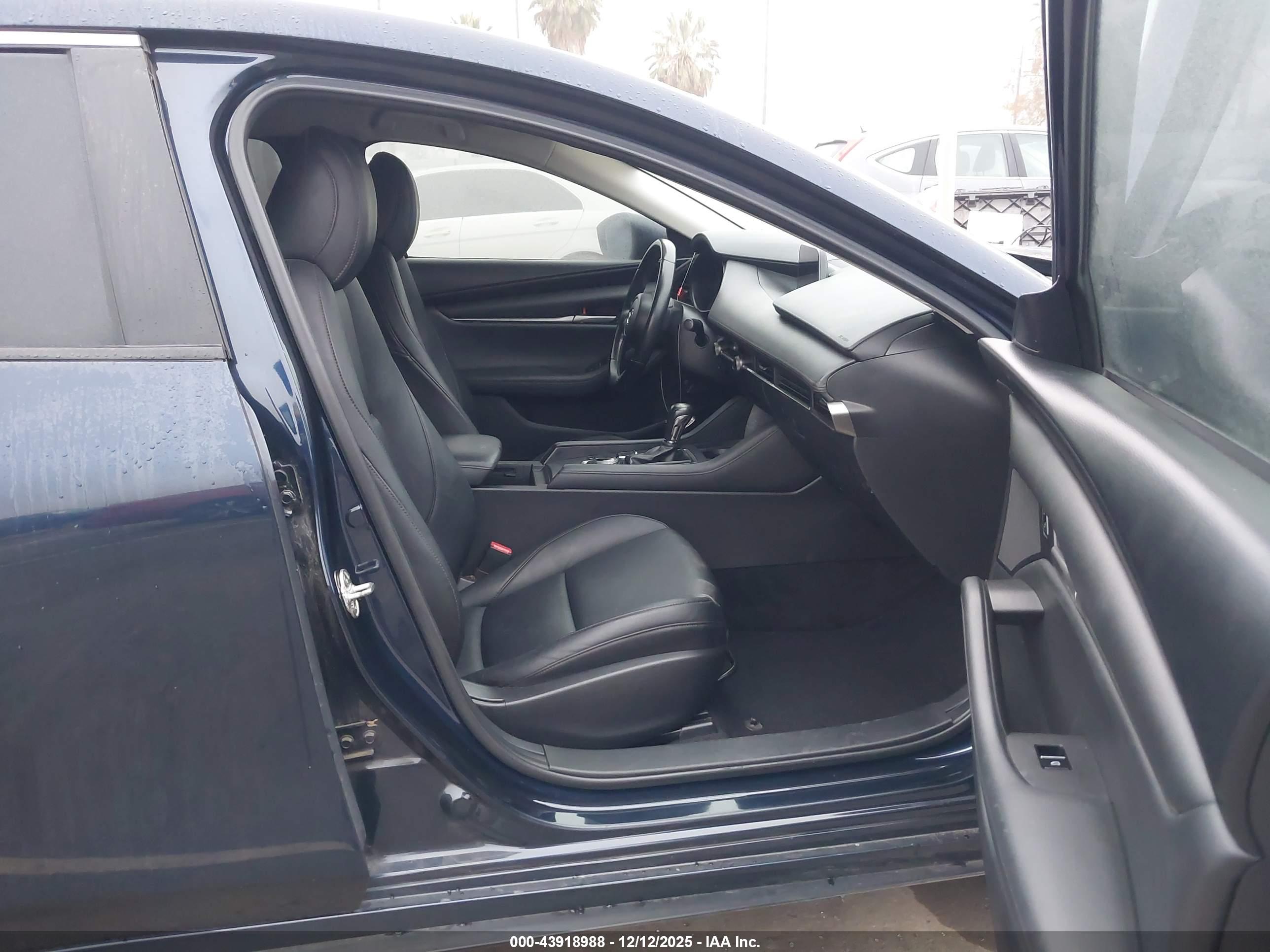 MAZDA MAZDA3 image 5