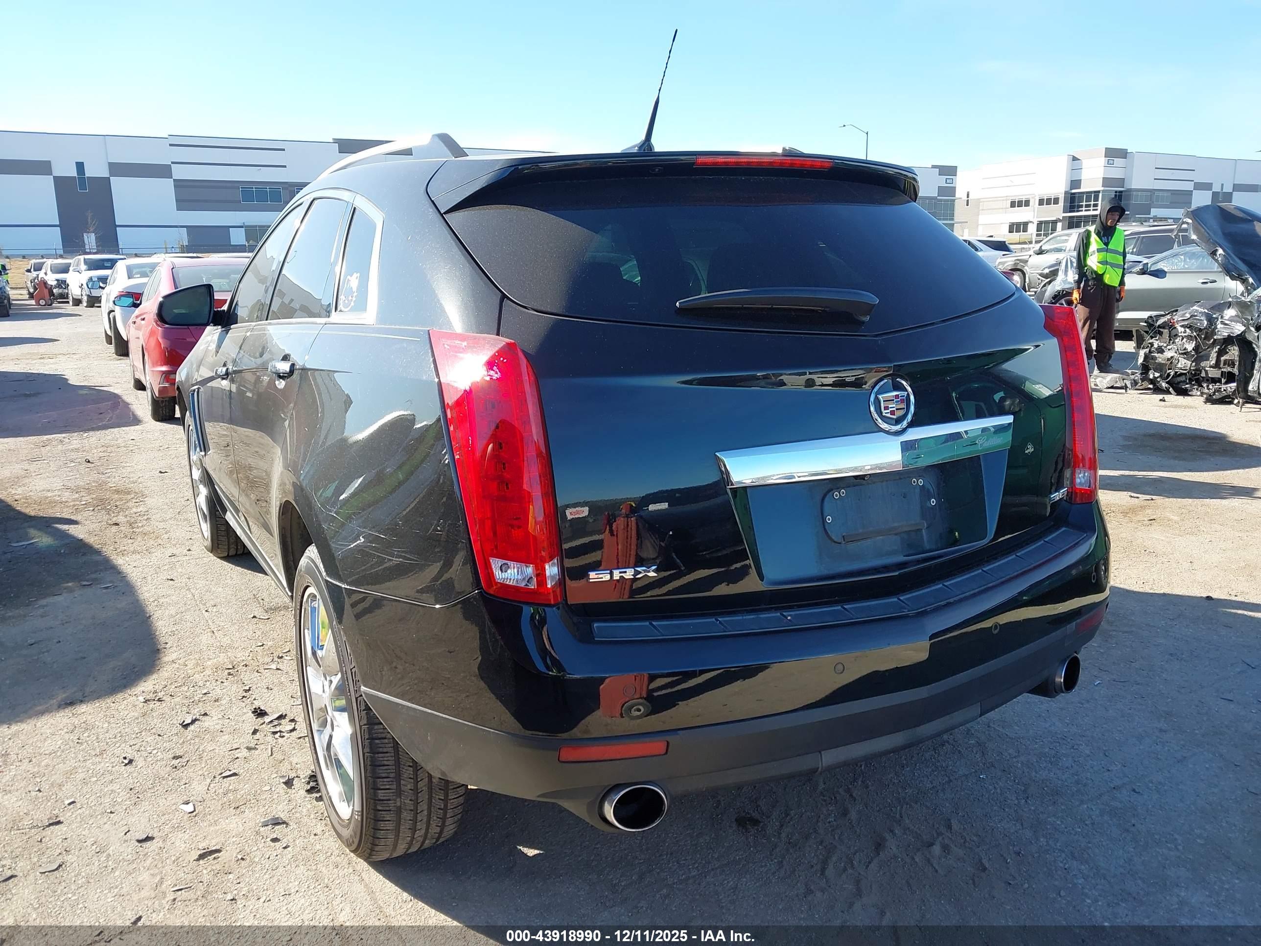 CADILLAC SRX image 3