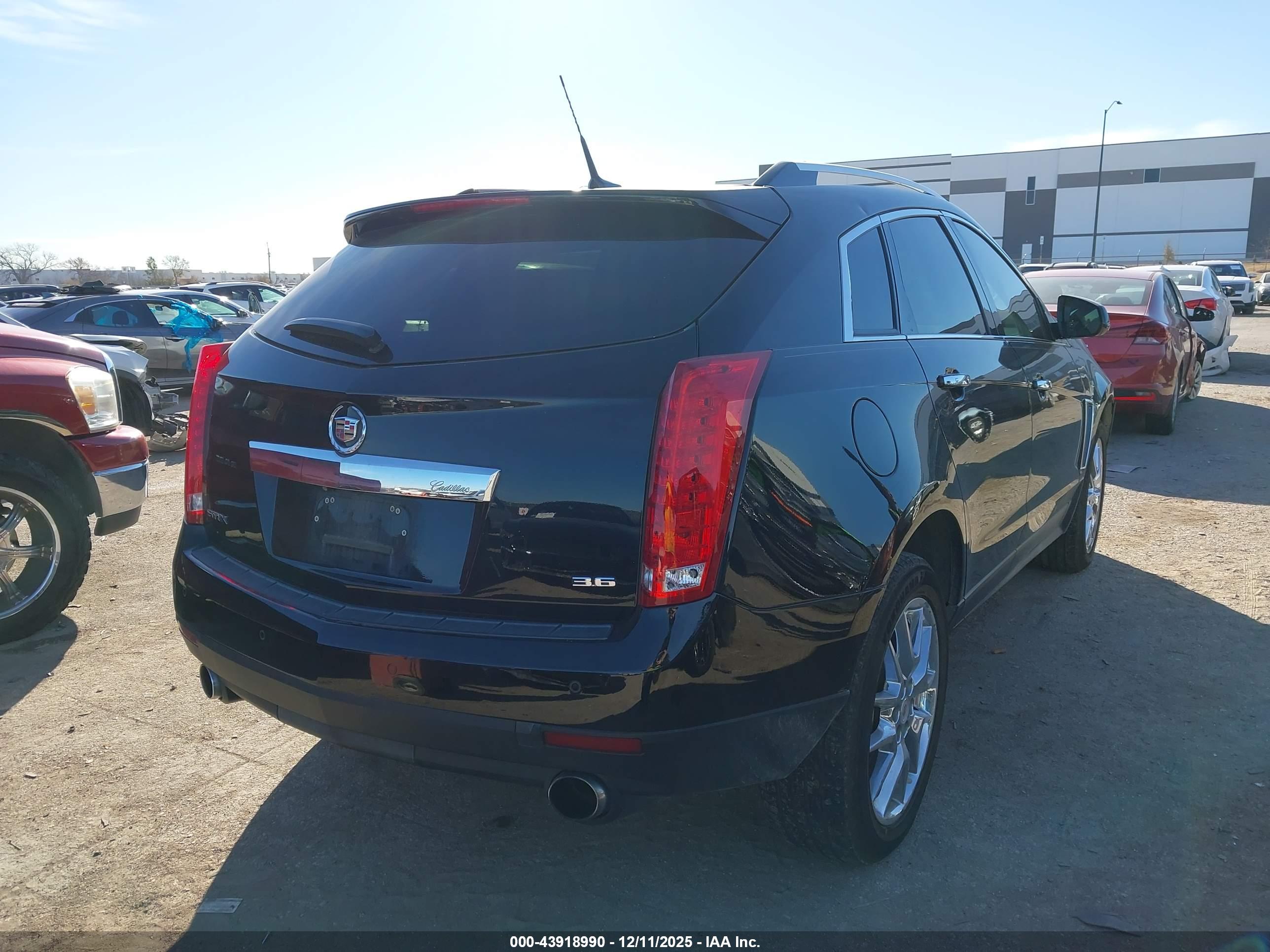 CADILLAC SRX image 4