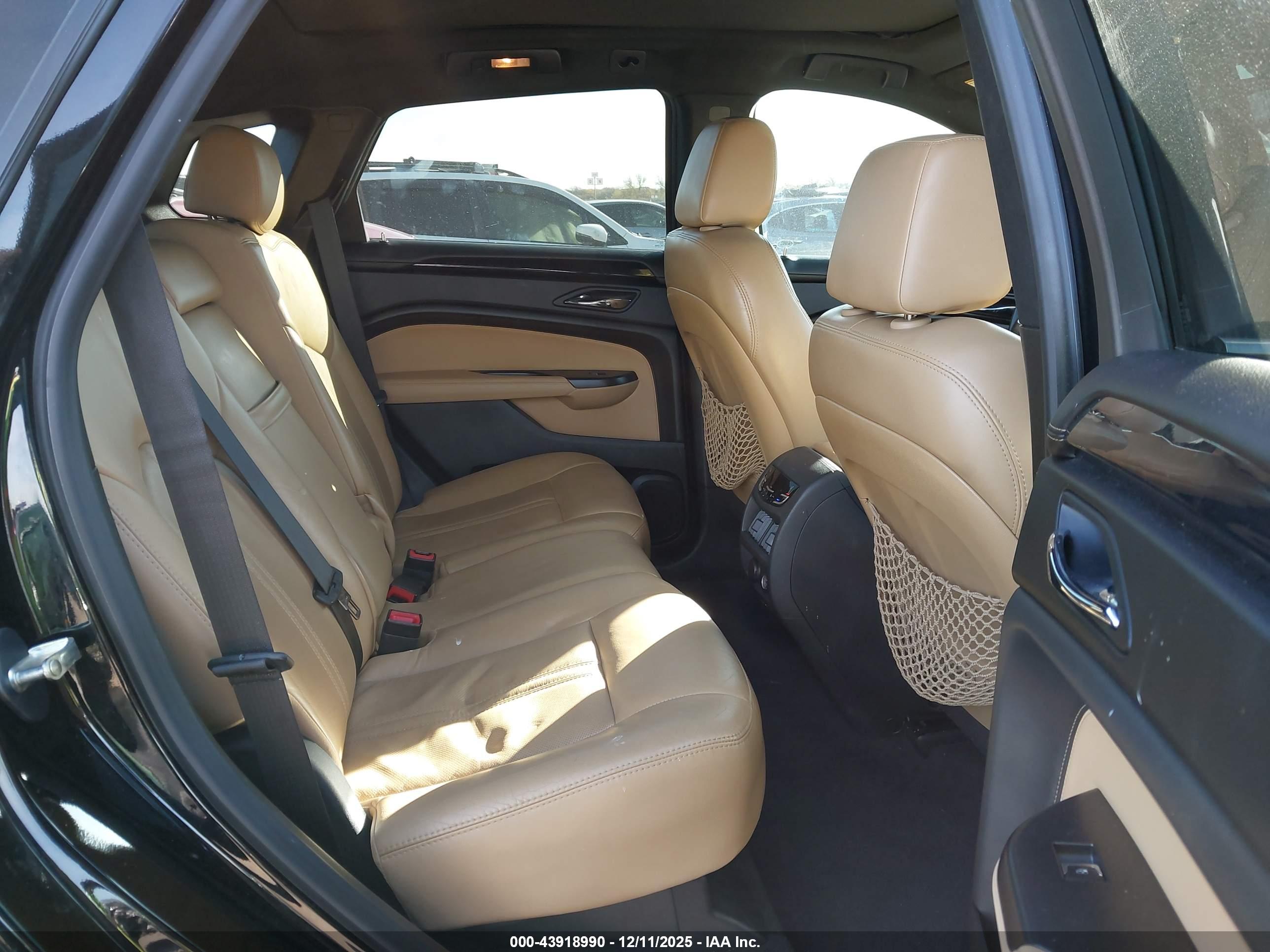 CADILLAC SRX image 8