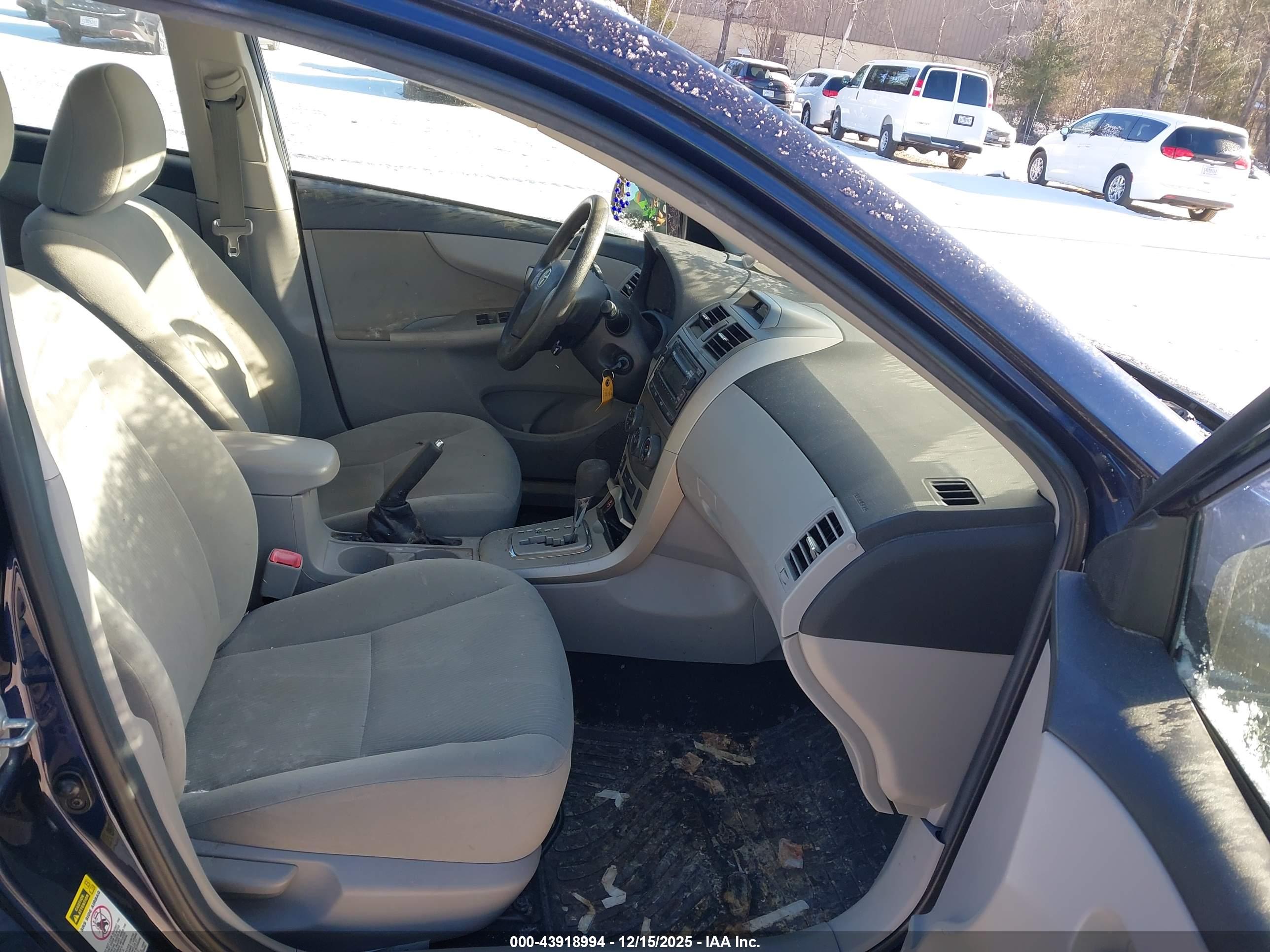 TOYOTA COROLLA image 5