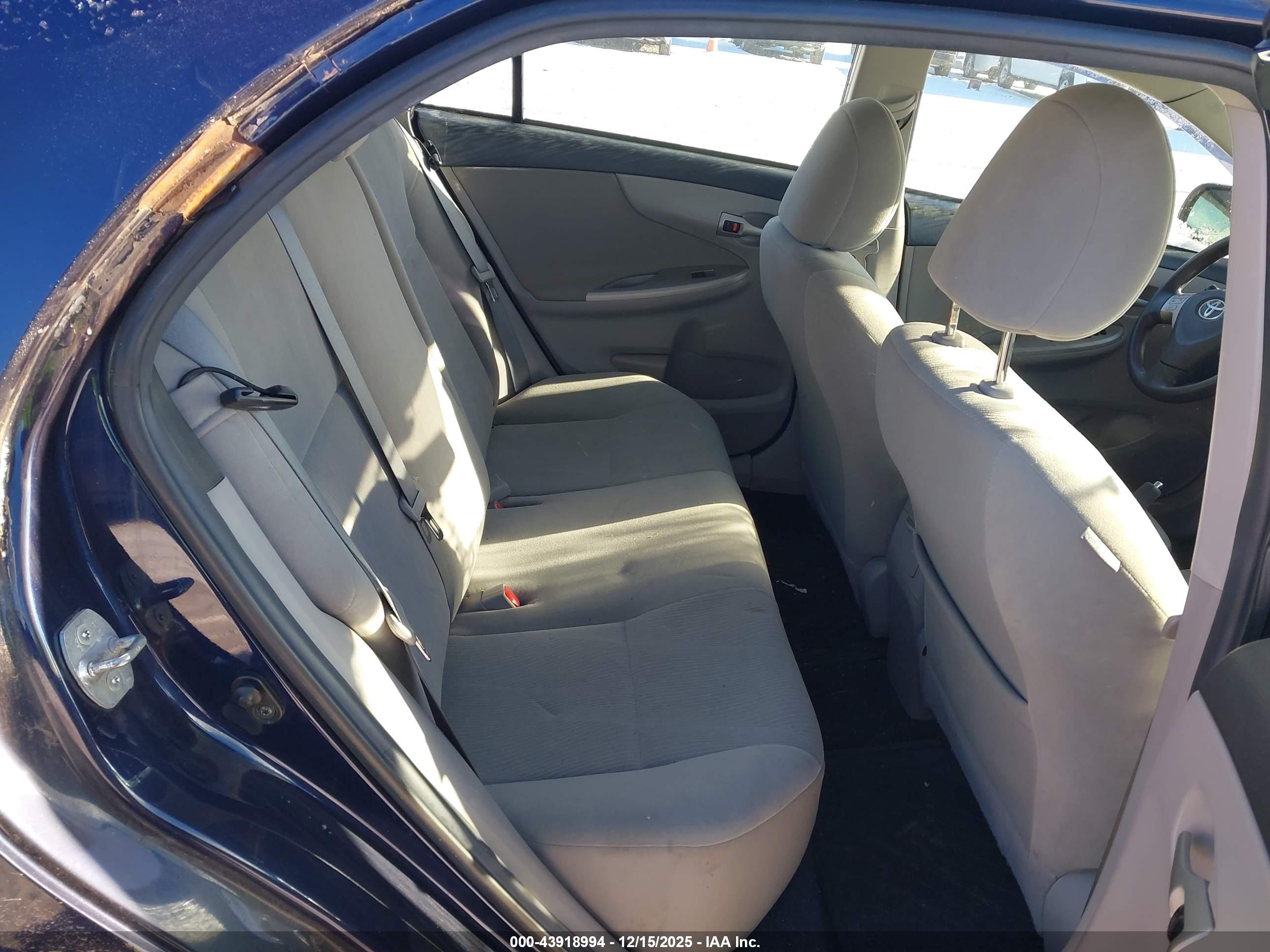 TOYOTA COROLLA image 8