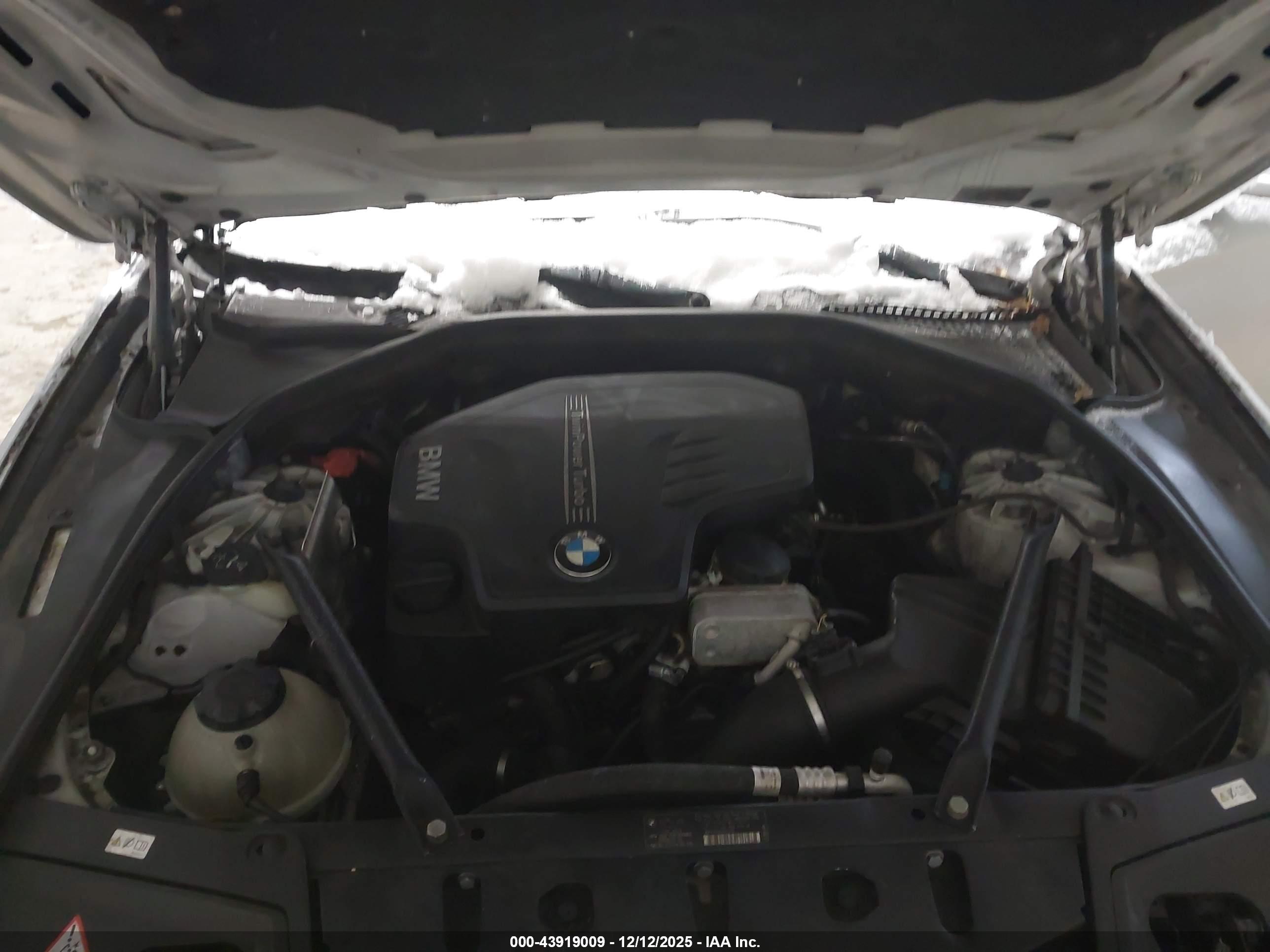 BMW 528I image 10