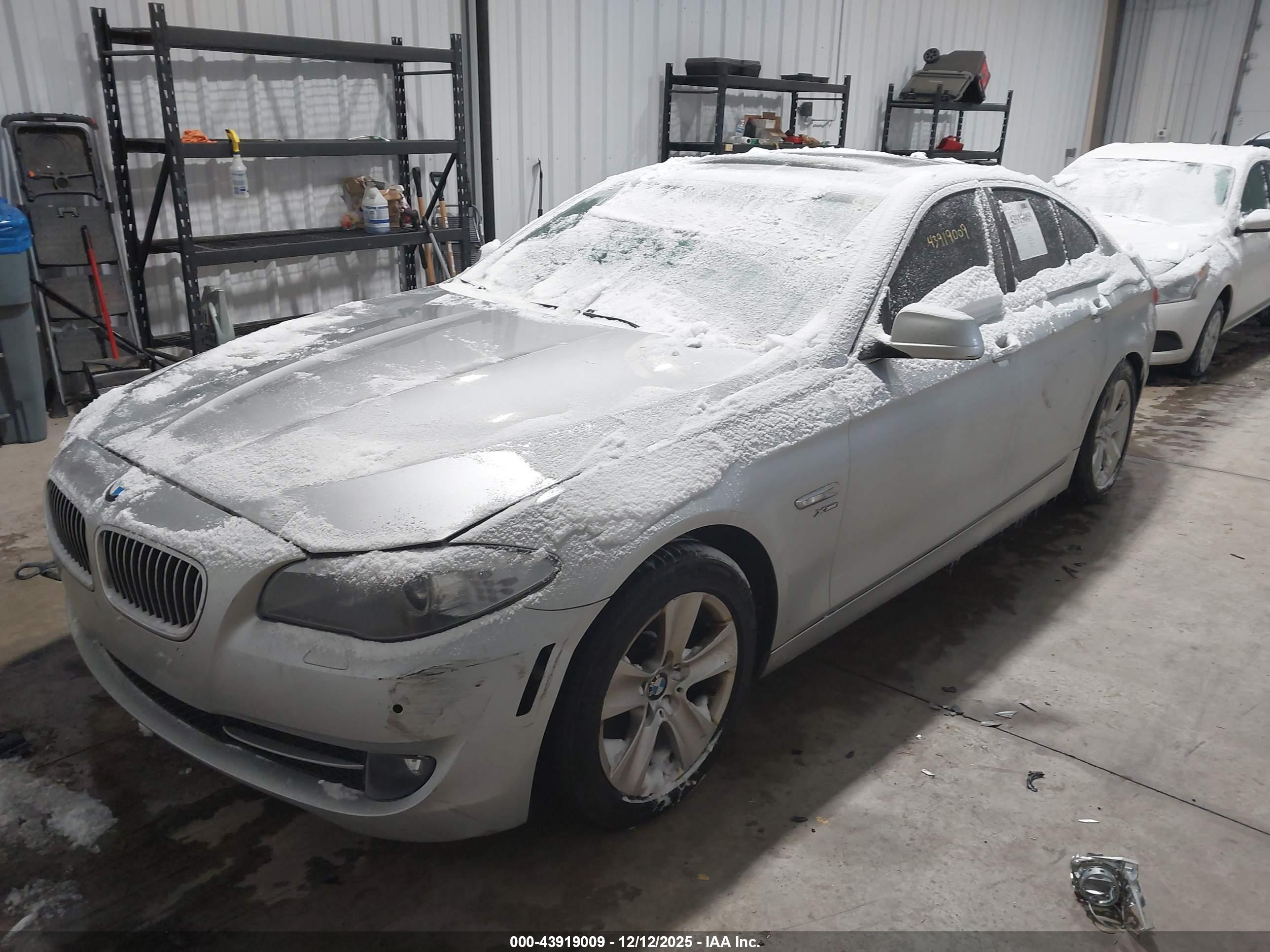 BMW 528I image 2