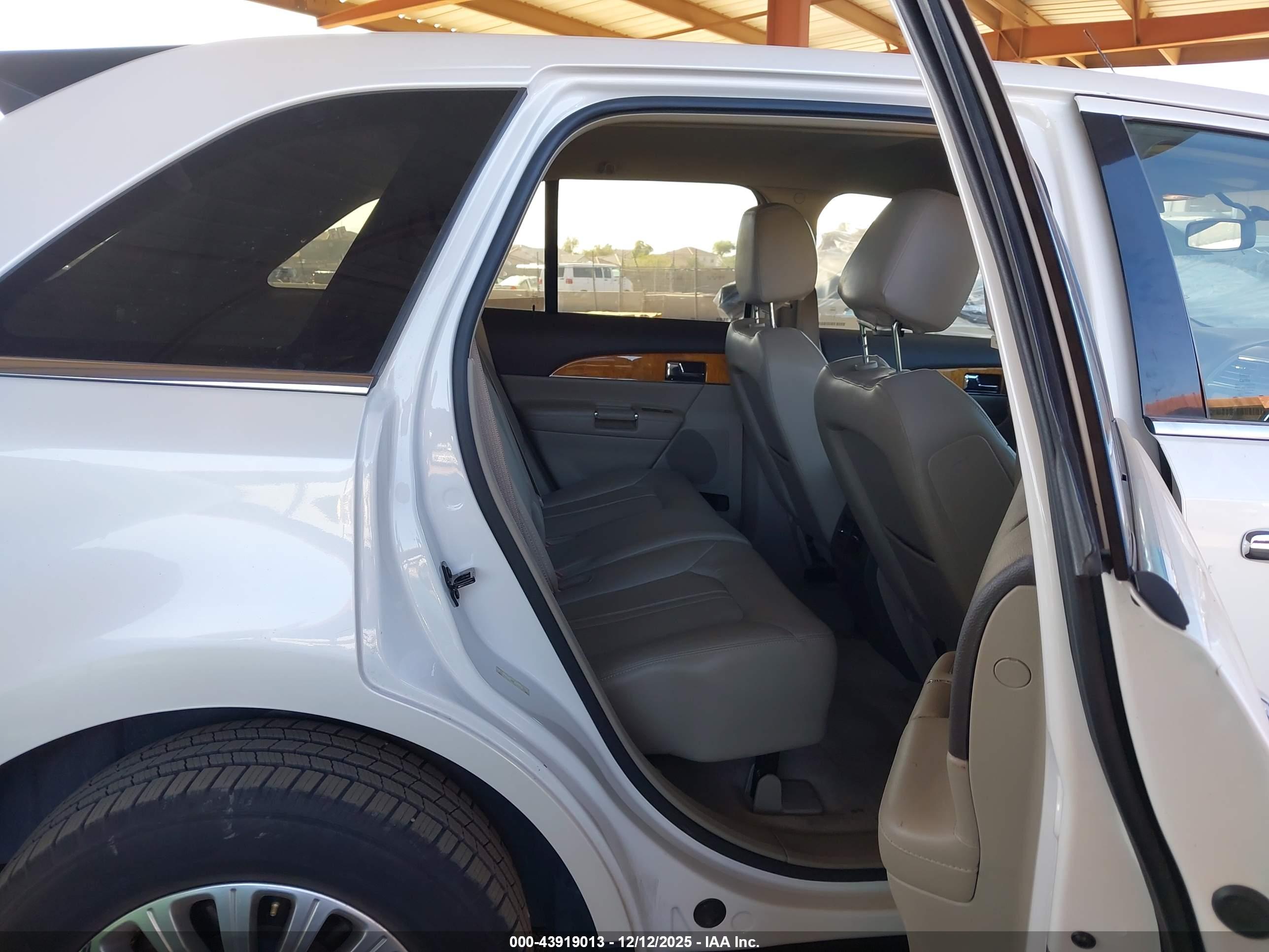 LINCOLN MKX image 8