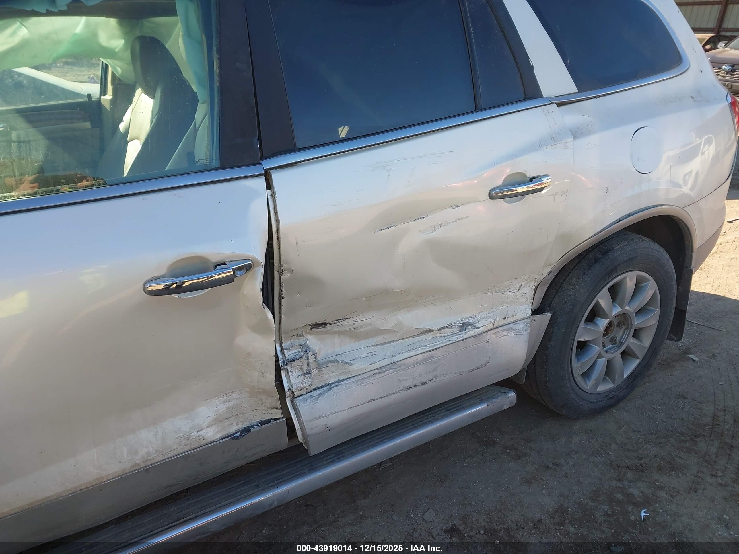 BUICK ENCLAVE image 6