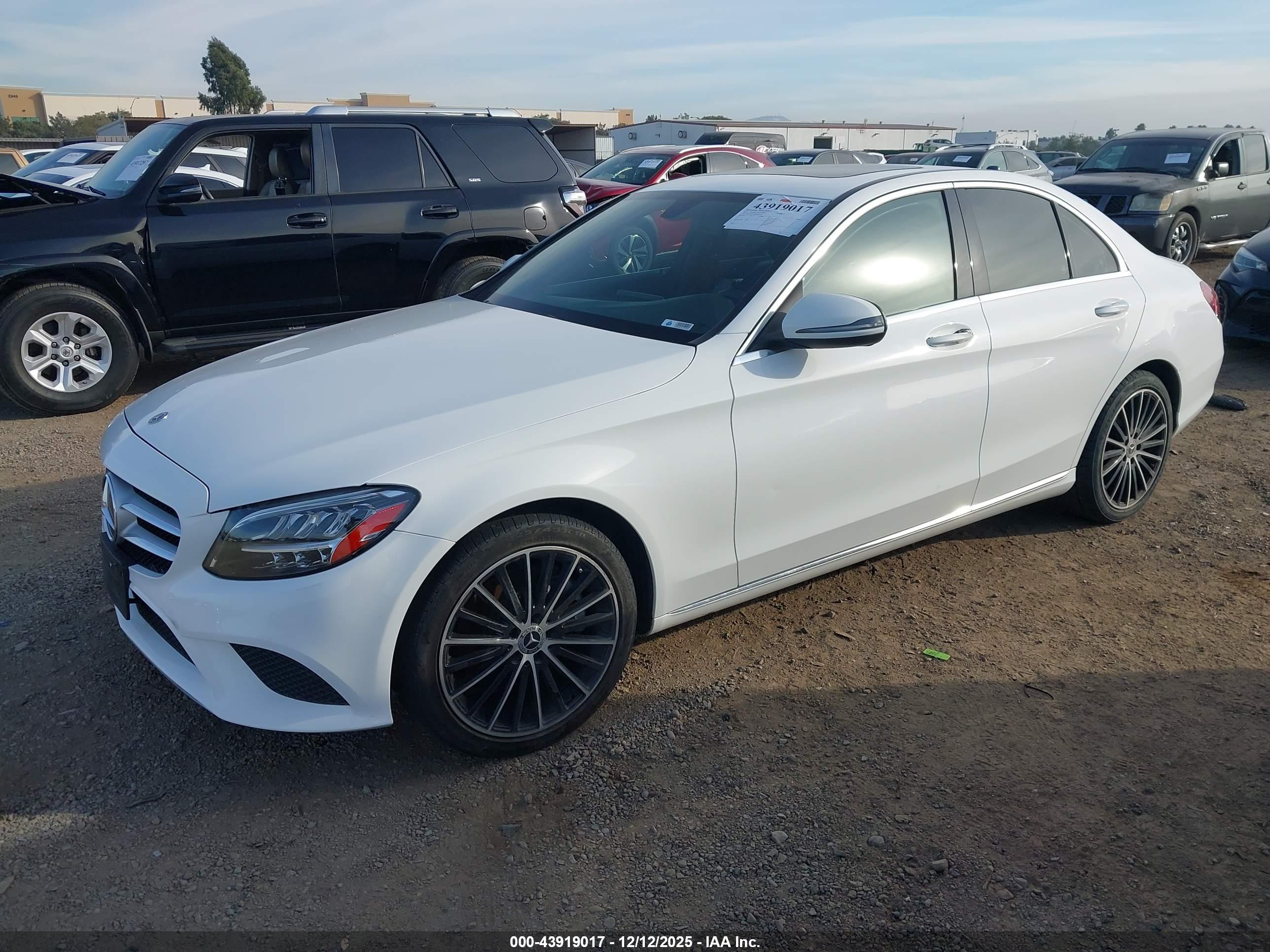 MERCEDES-BENZ C image 2