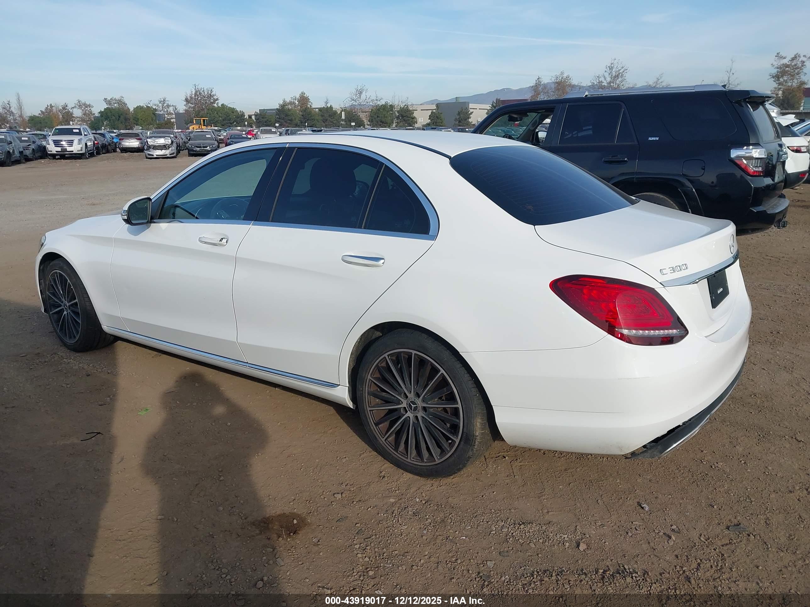 MERCEDES-BENZ C image 3