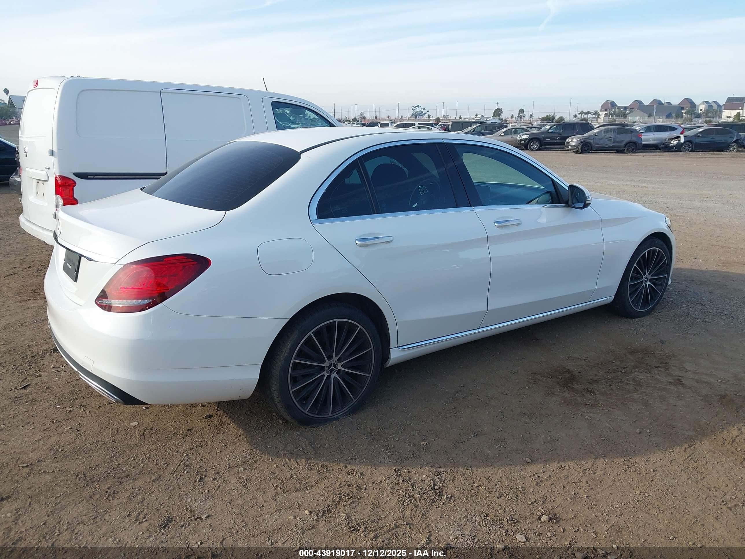 MERCEDES-BENZ C image 4