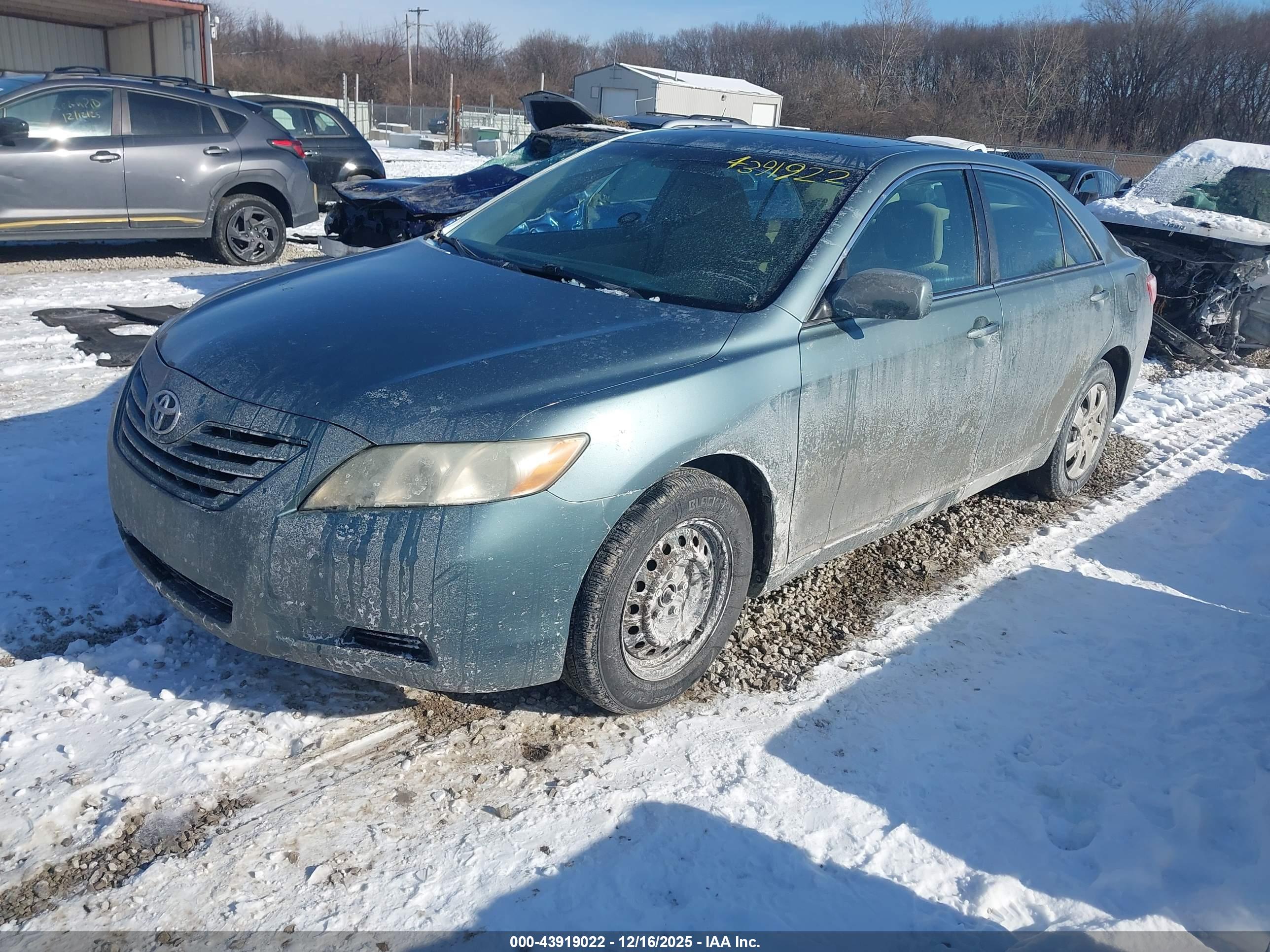TOYOTA CAMRY image 2