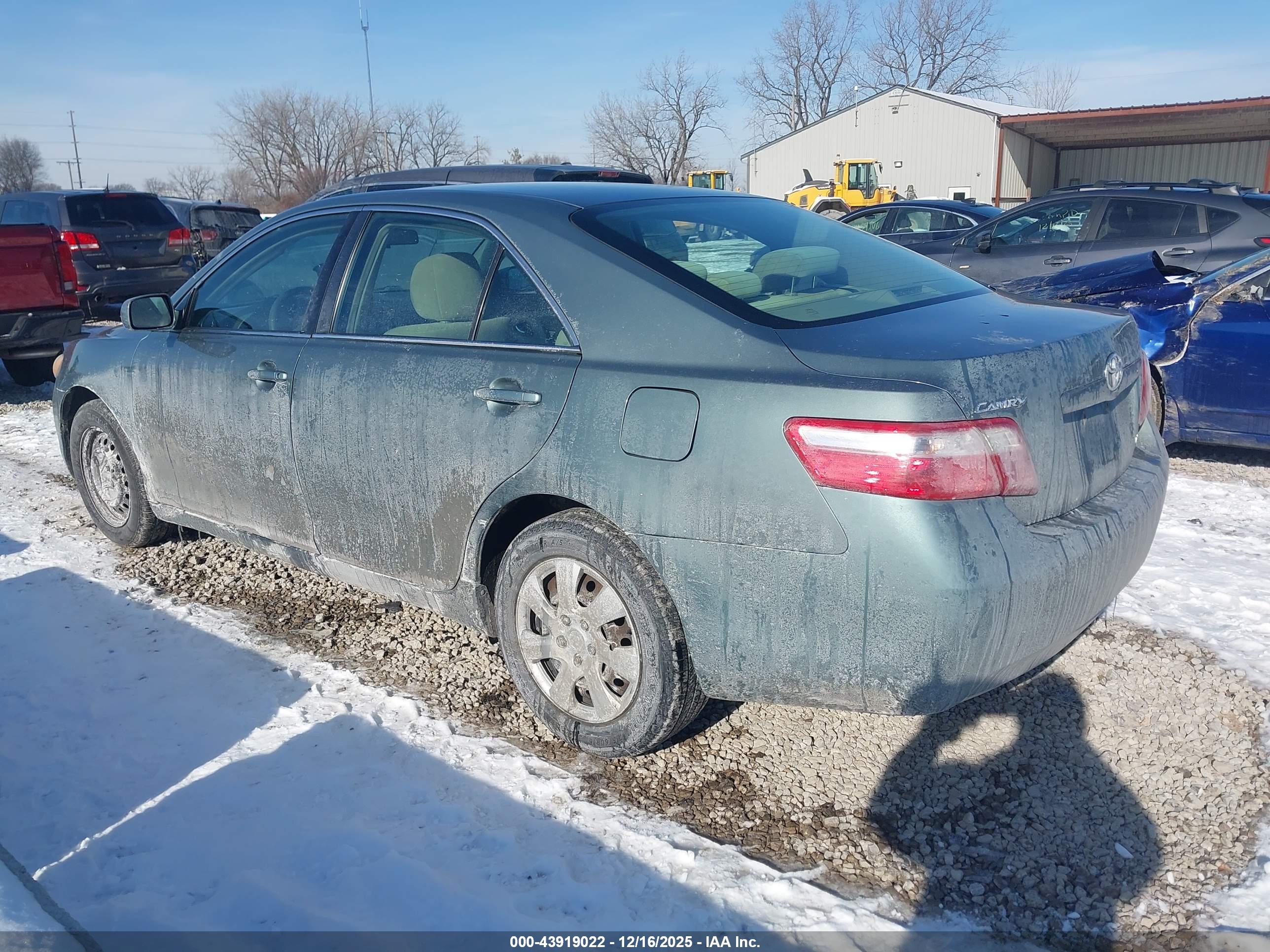 TOYOTA CAMRY image 3