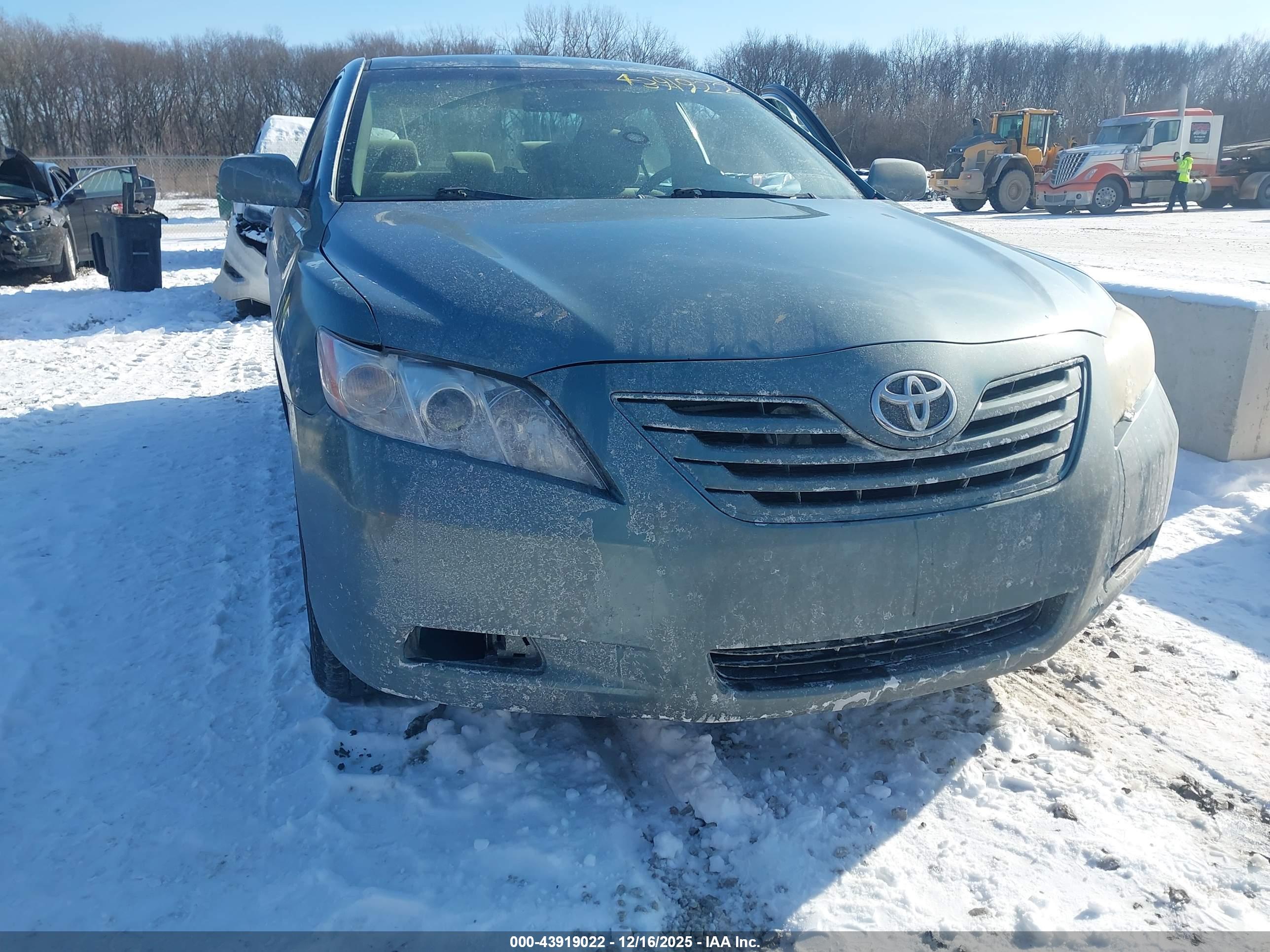TOYOTA CAMRY image 6