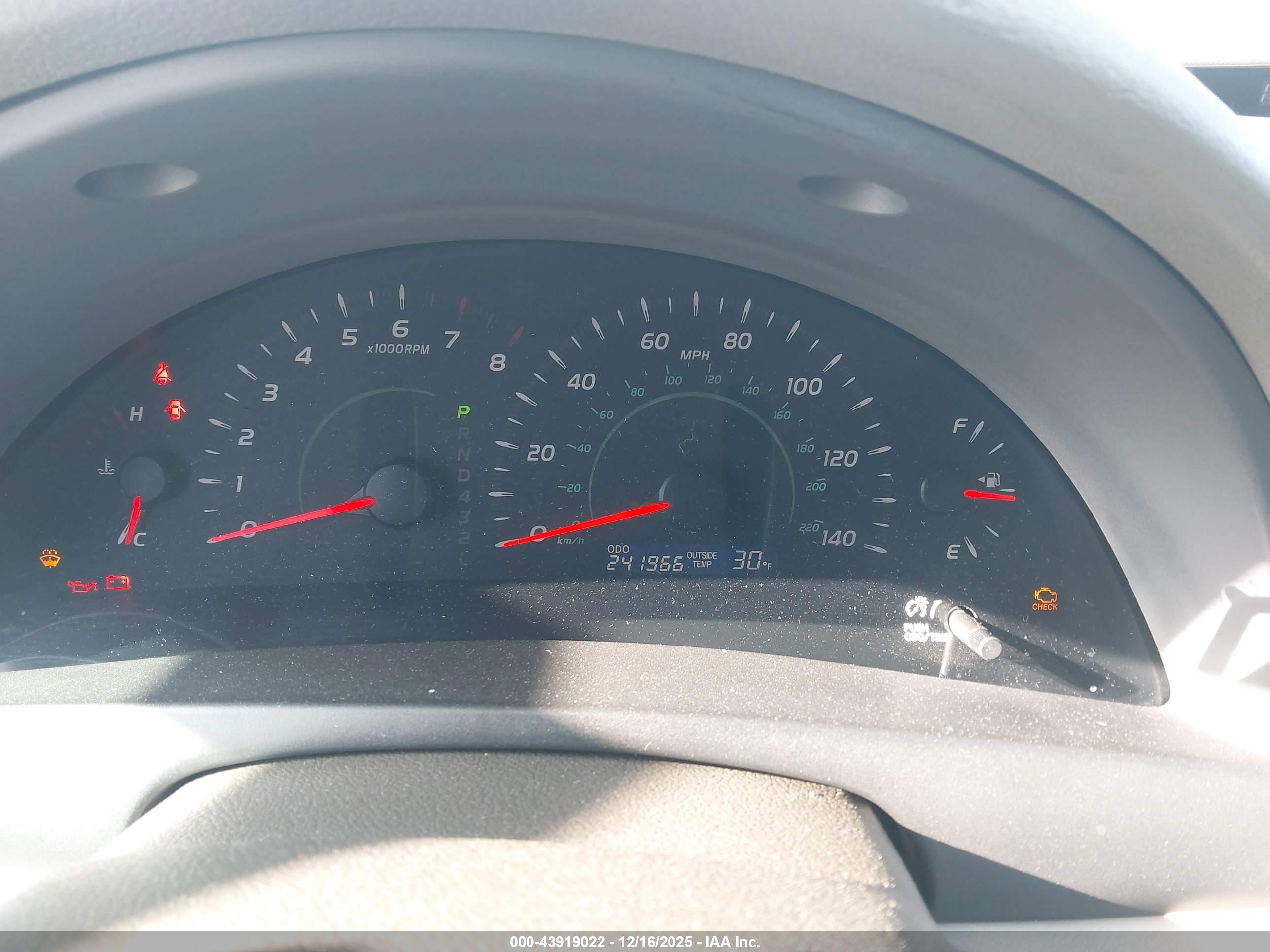 TOYOTA CAMRY image 7