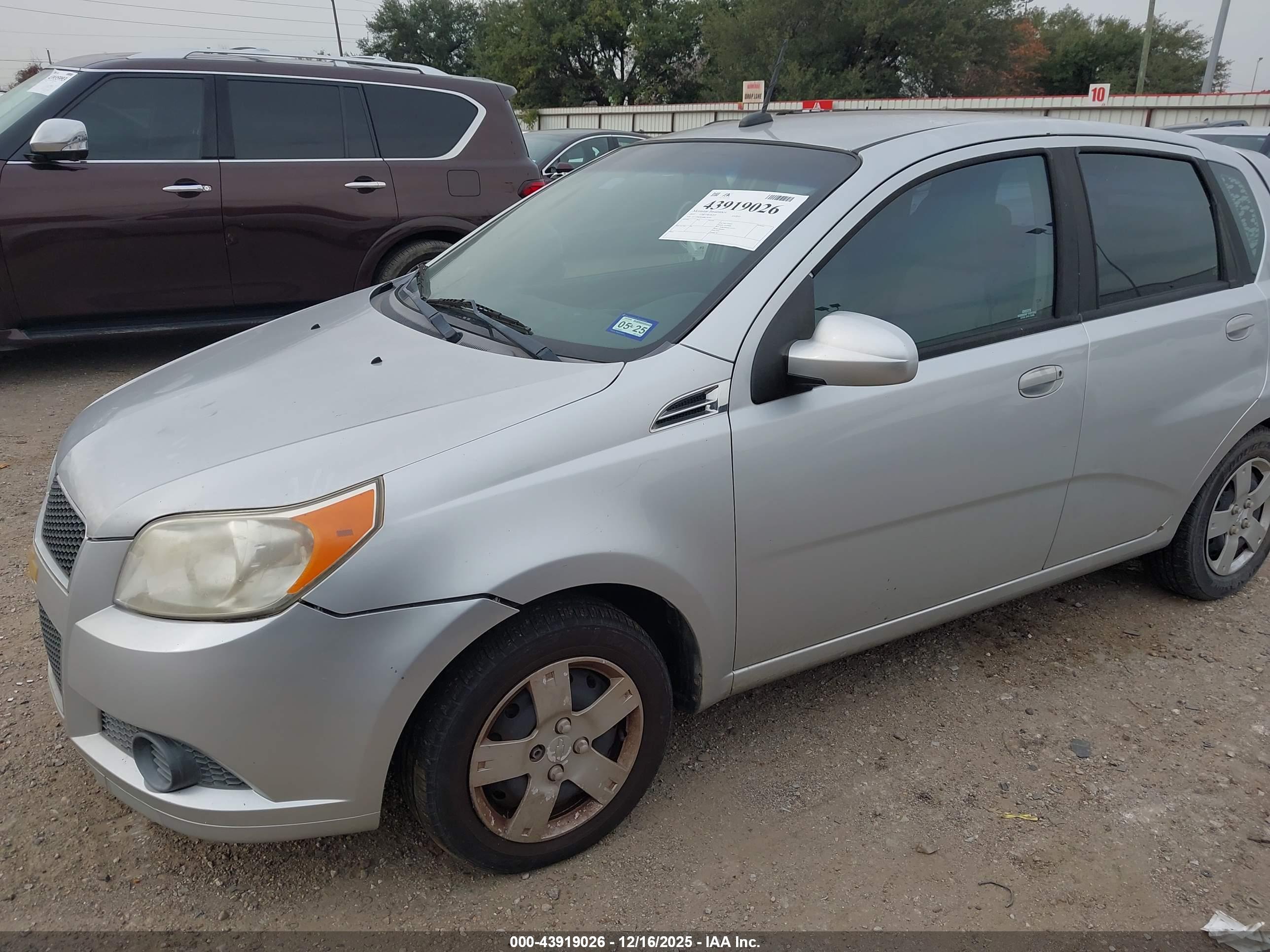 CHEVROLET AVEO image 2