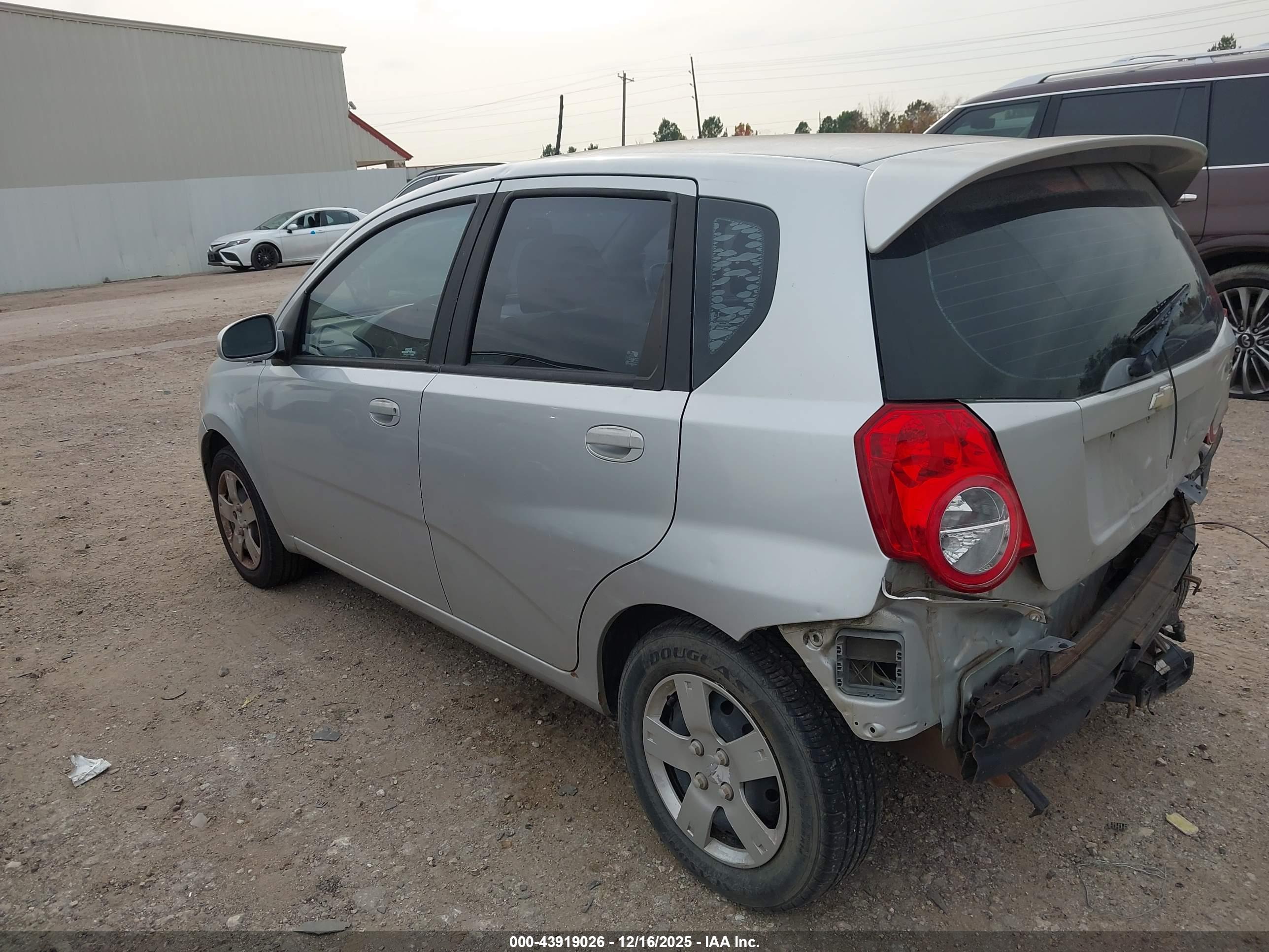 CHEVROLET AVEO image 3