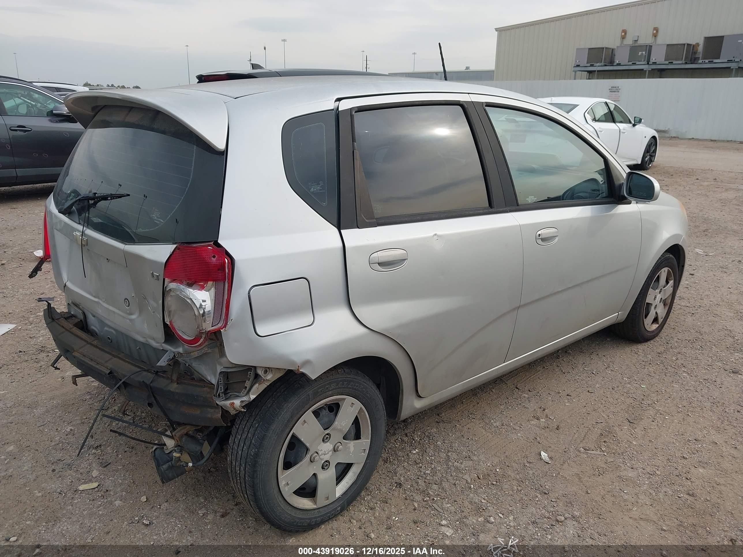 CHEVROLET AVEO image 4