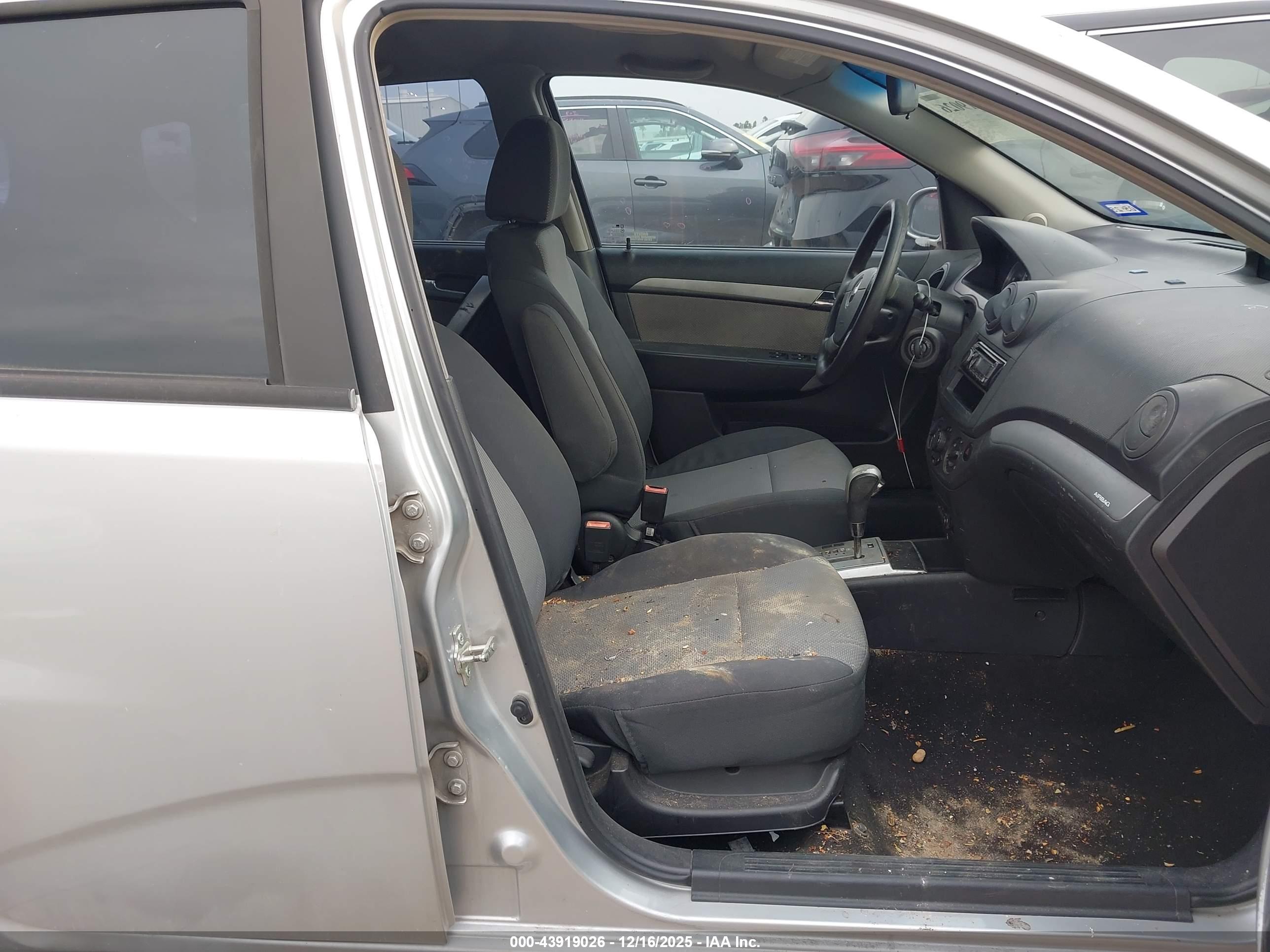 CHEVROLET AVEO image 5