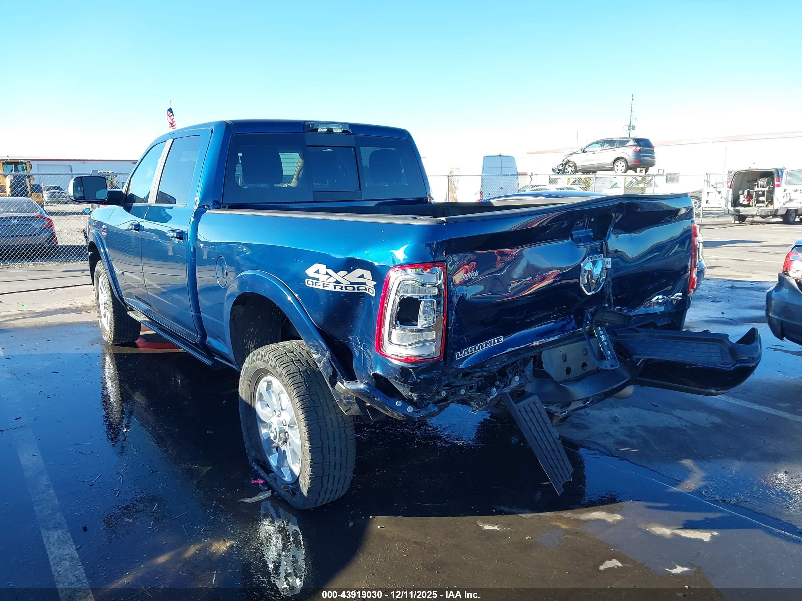 RAM 2500 image 3