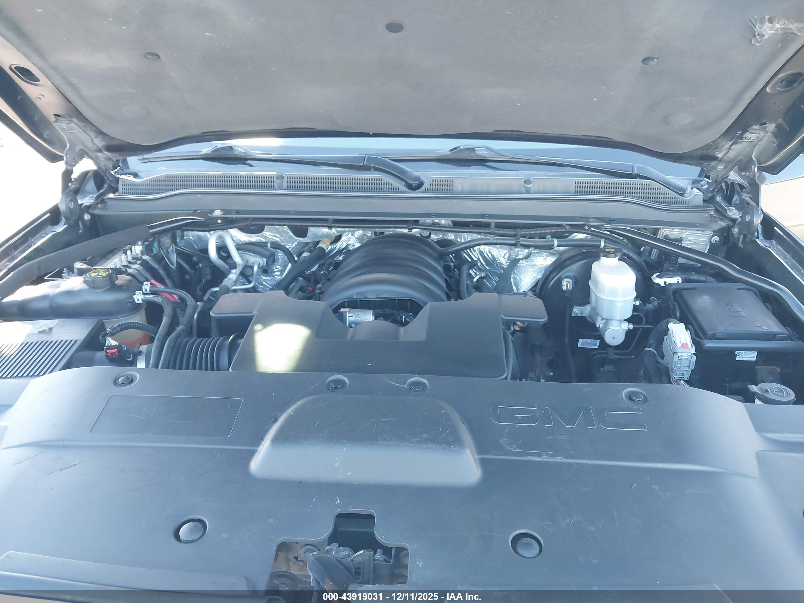 GMC YUKON image 10