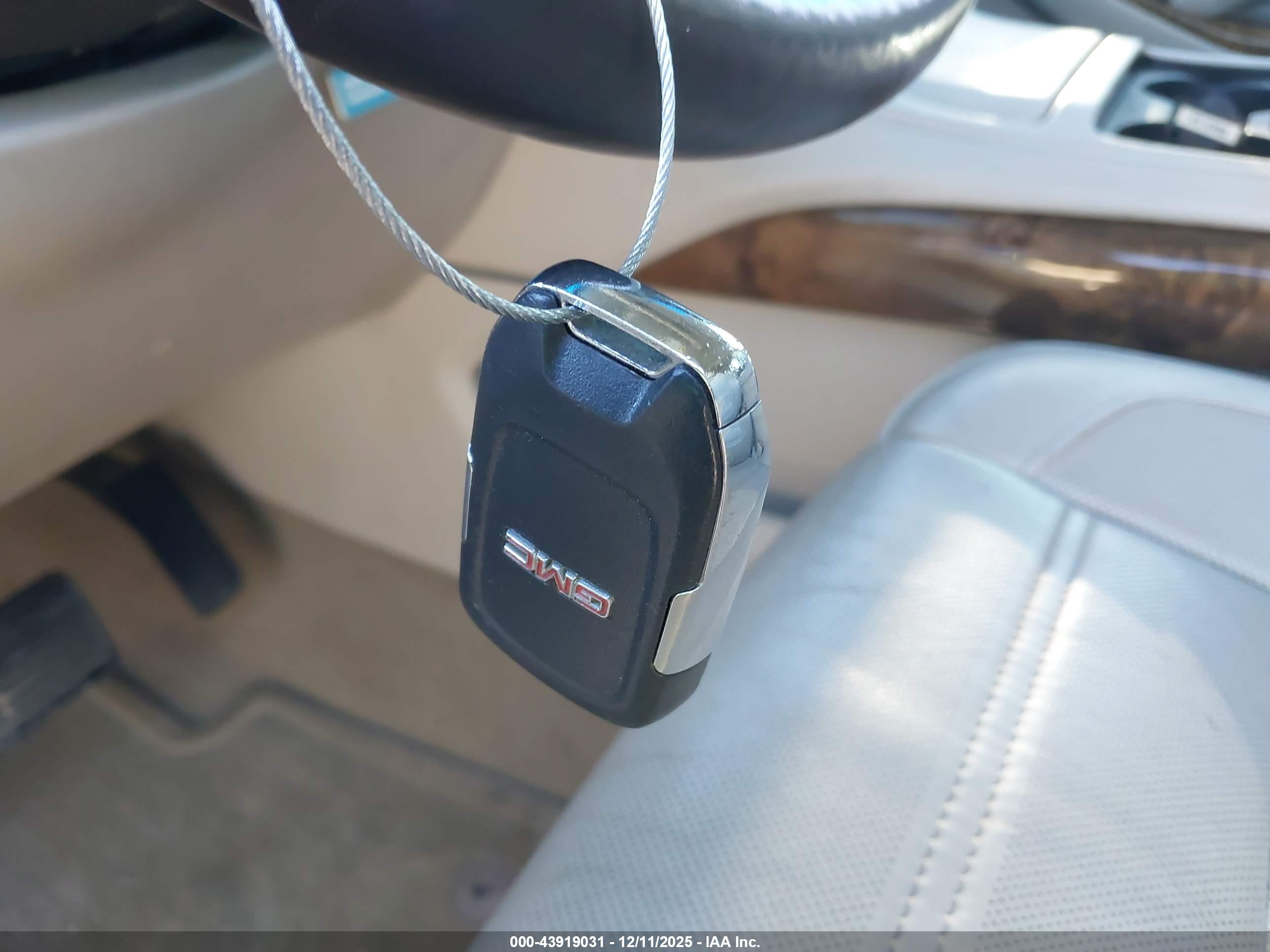 GMC YUKON image 11