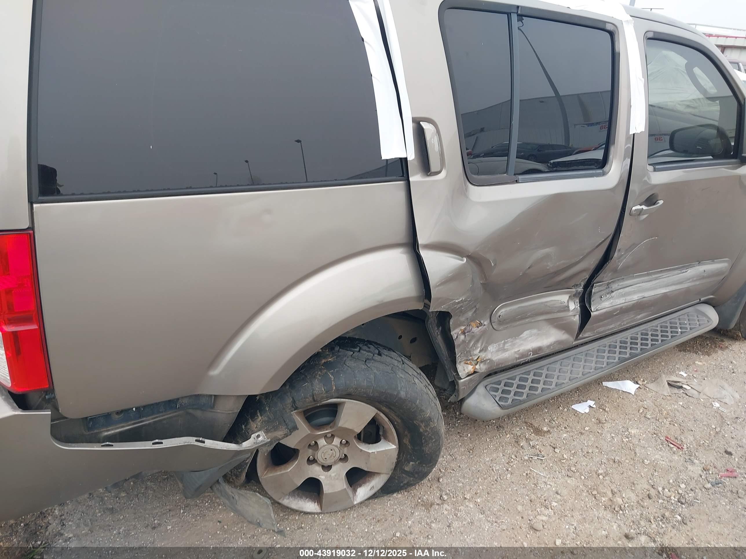 NISSAN PATHFINDER image 6
