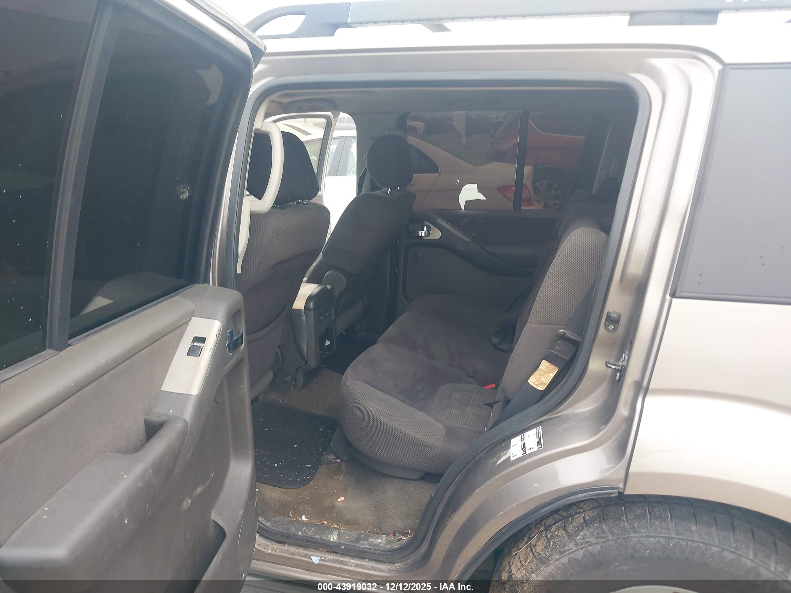 NISSAN PATHFINDER image 8