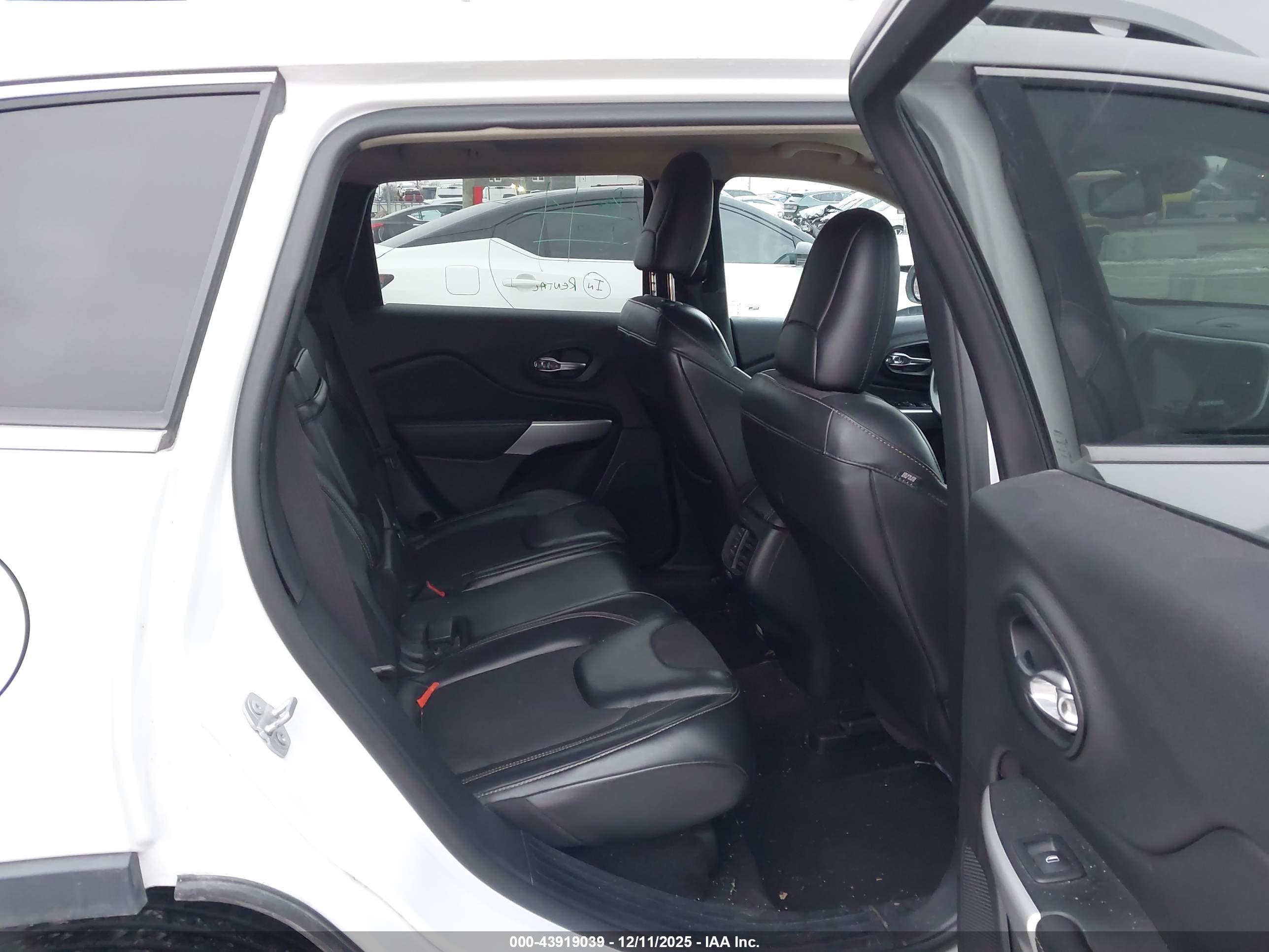 JEEP CHEROKEE image 8