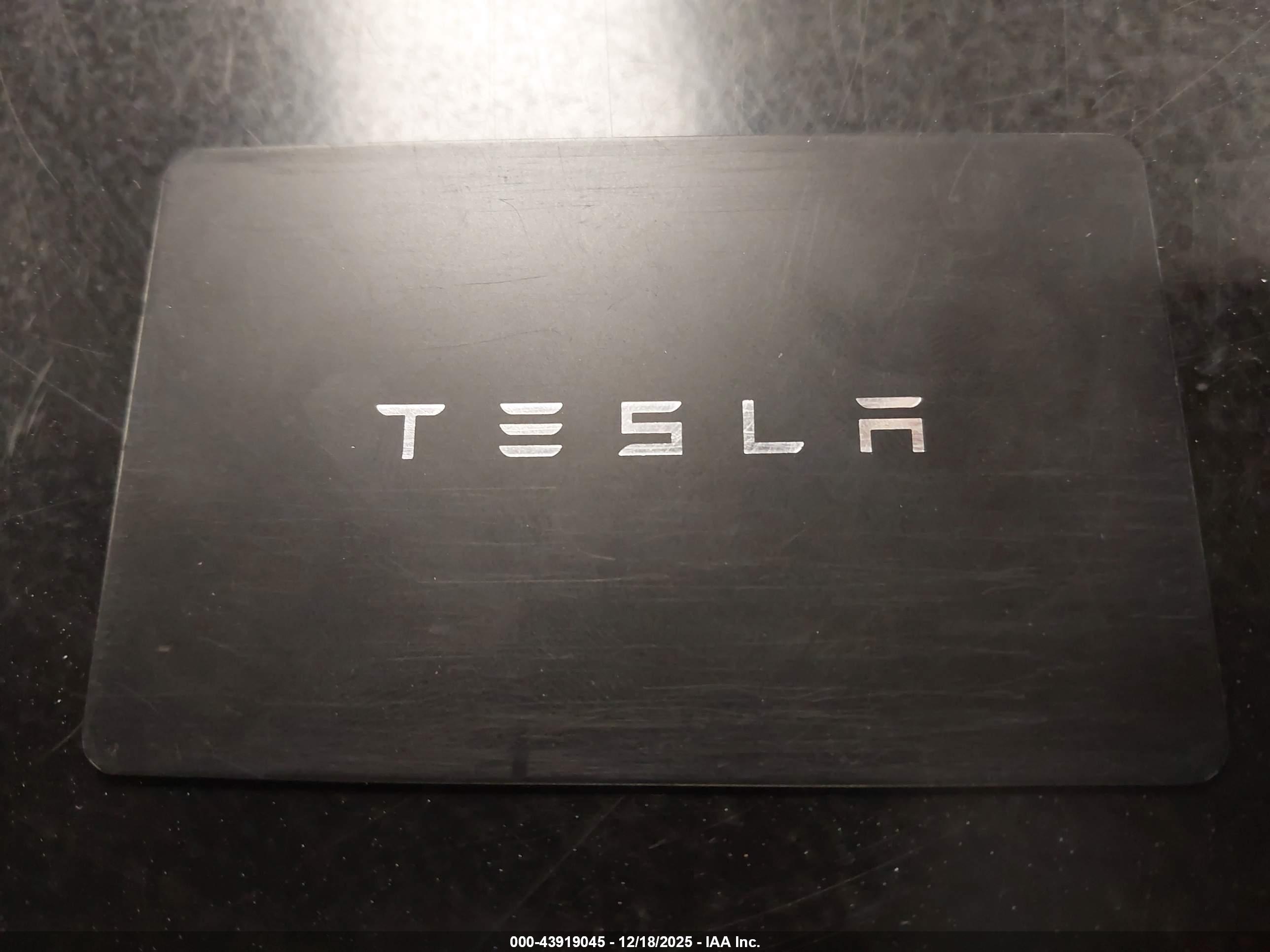 TESLA MODEL image 11