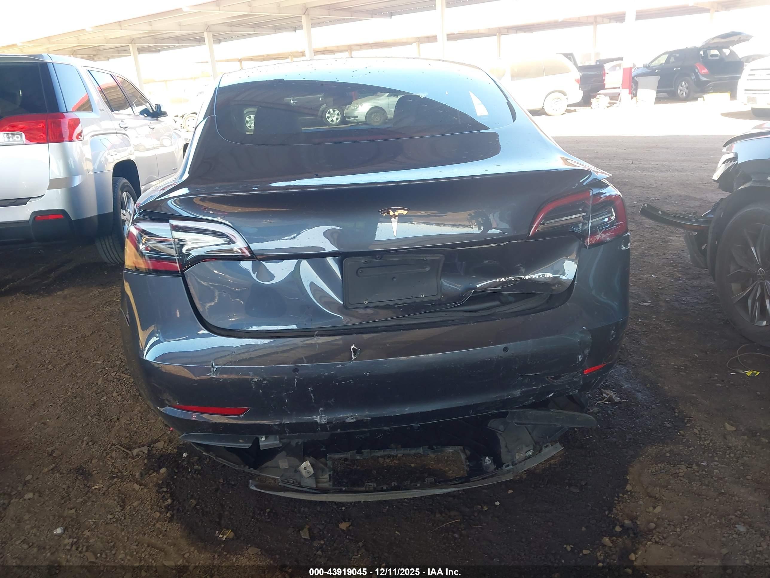 TESLA MODEL image 6