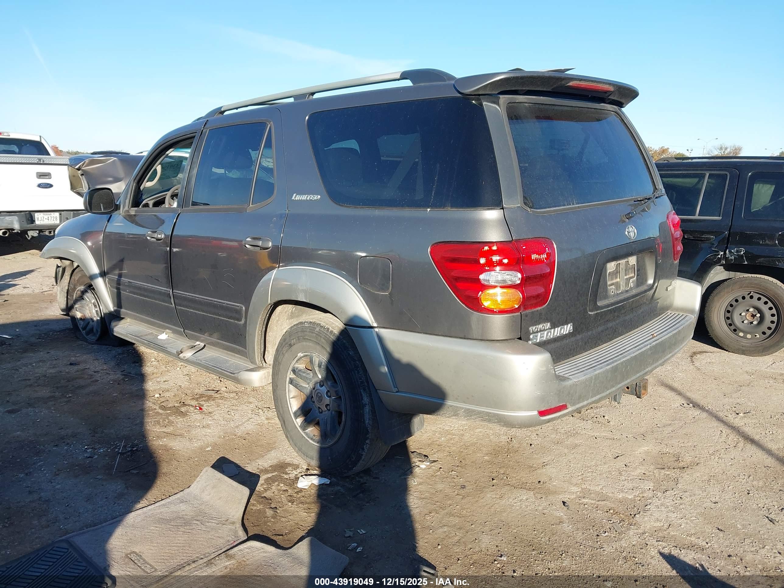 TOYOTA SEQUOIA image 3