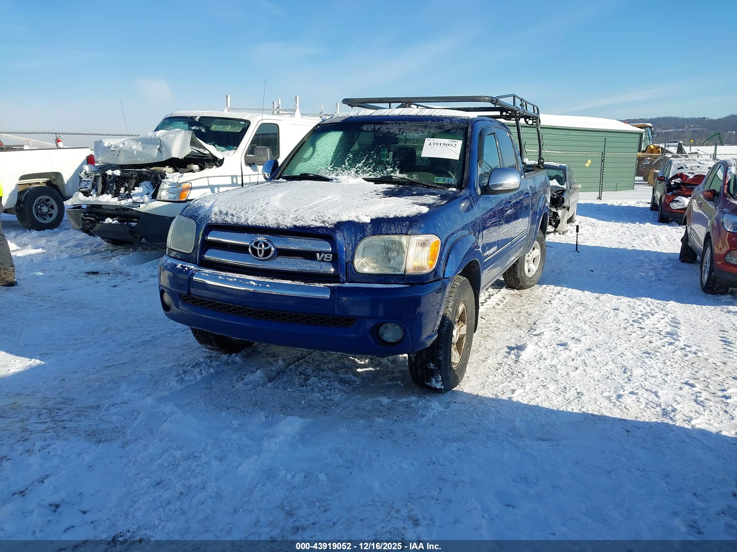 TOYOTA TUNDRA image 2