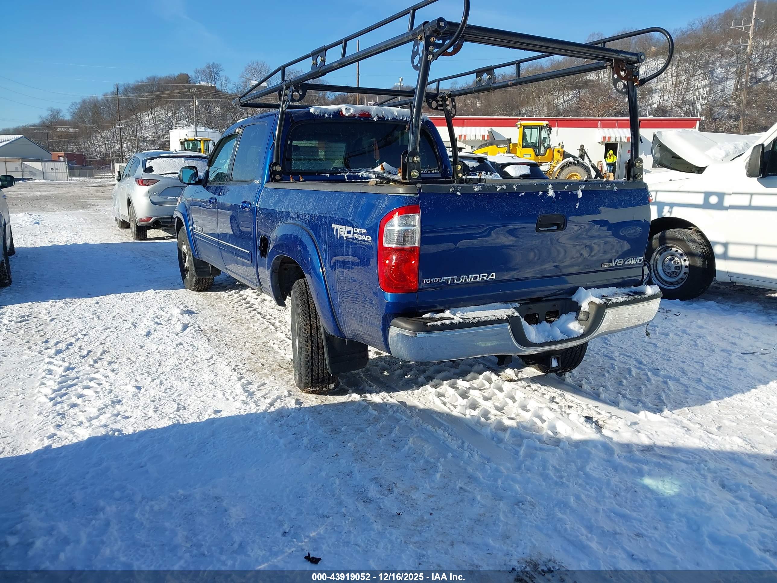 TOYOTA TUNDRA image 3