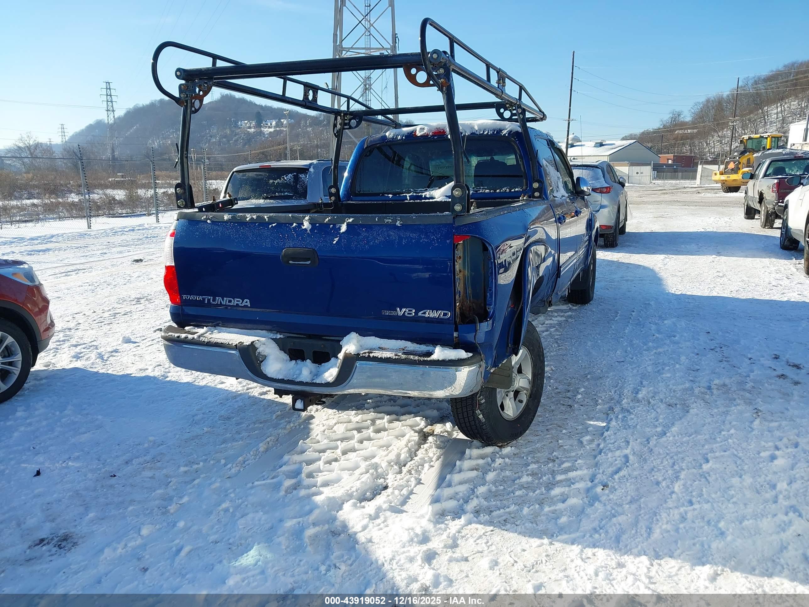 TOYOTA TUNDRA image 4