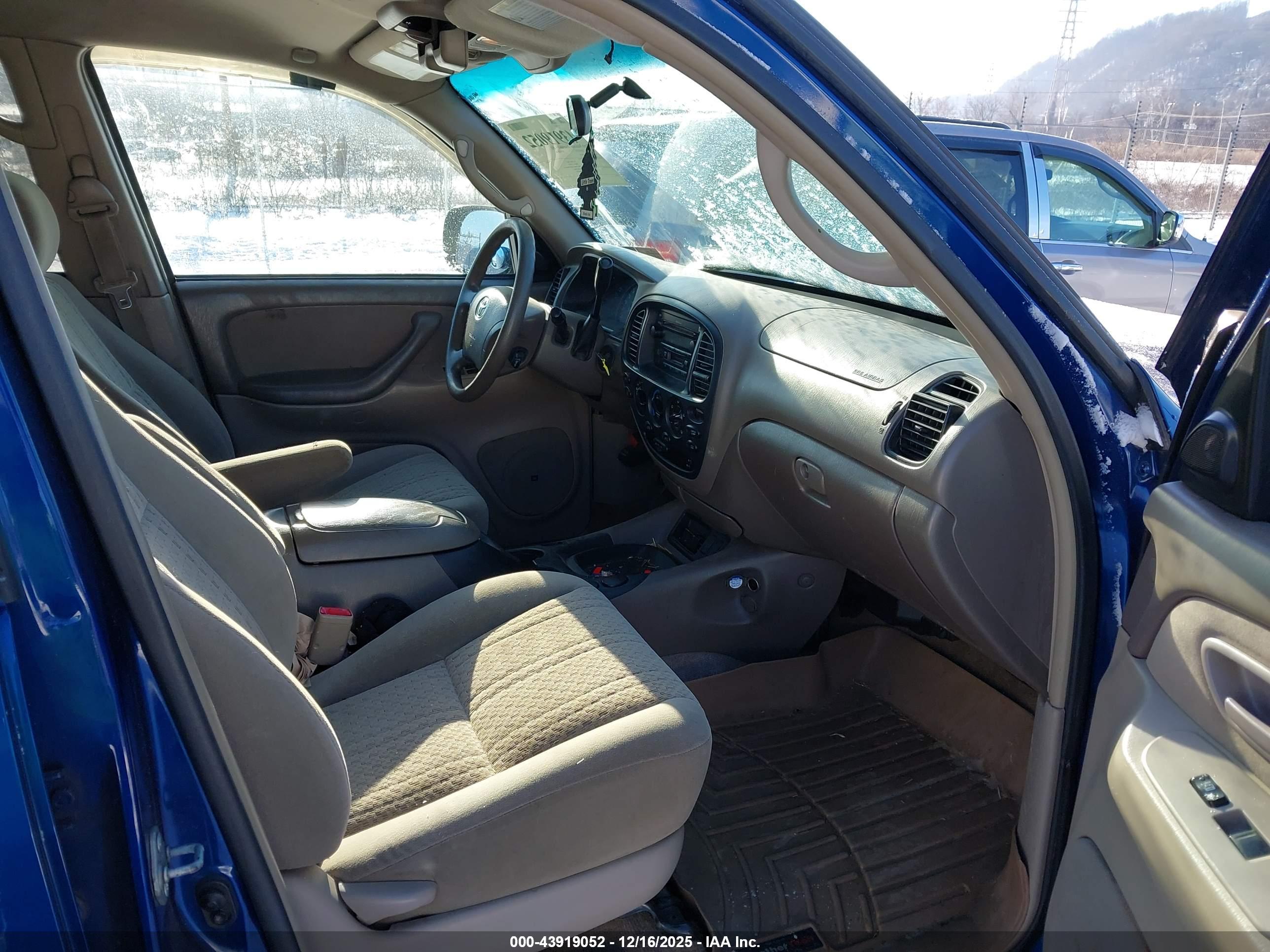TOYOTA TUNDRA image 5