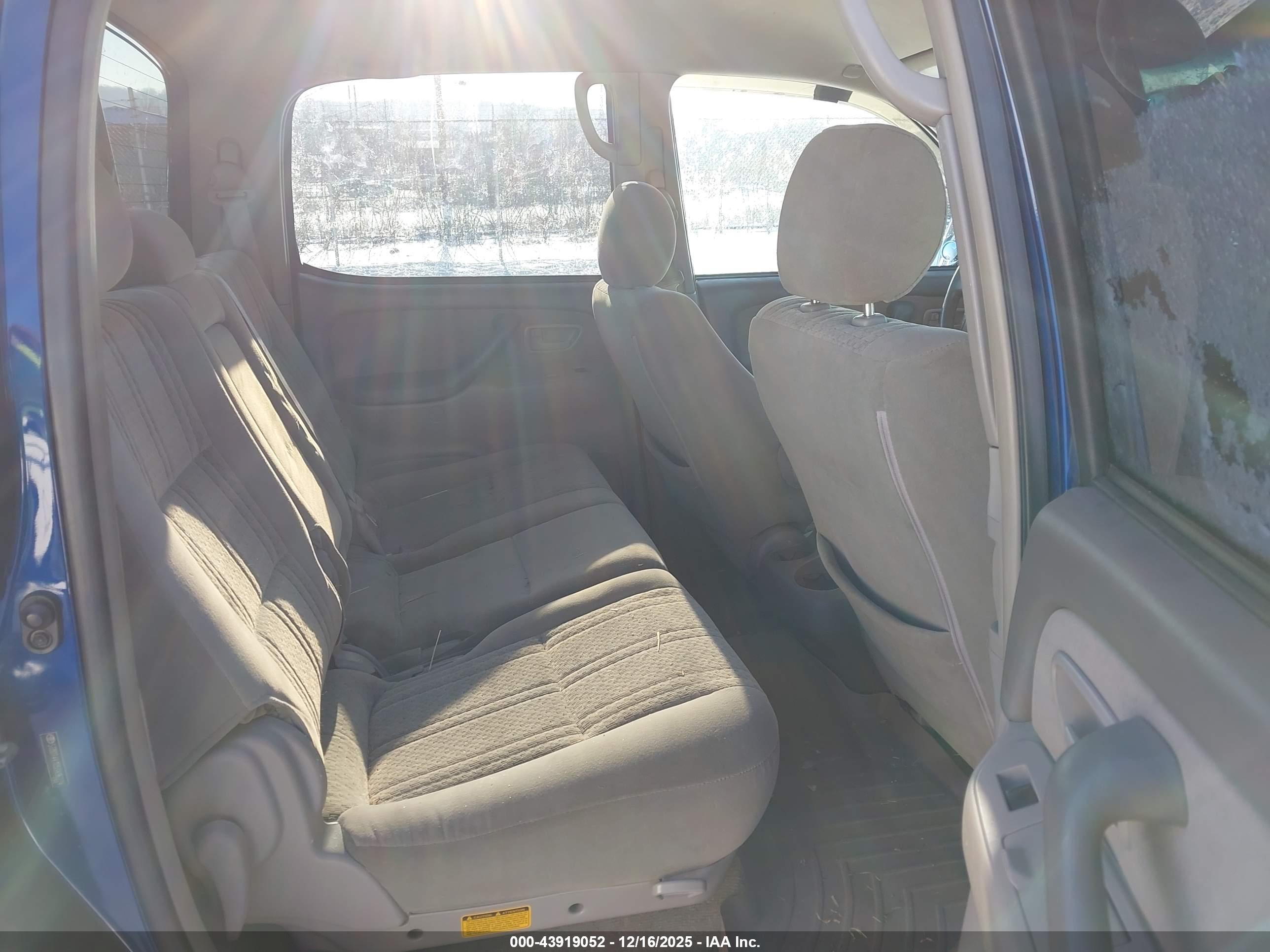 TOYOTA TUNDRA image 8