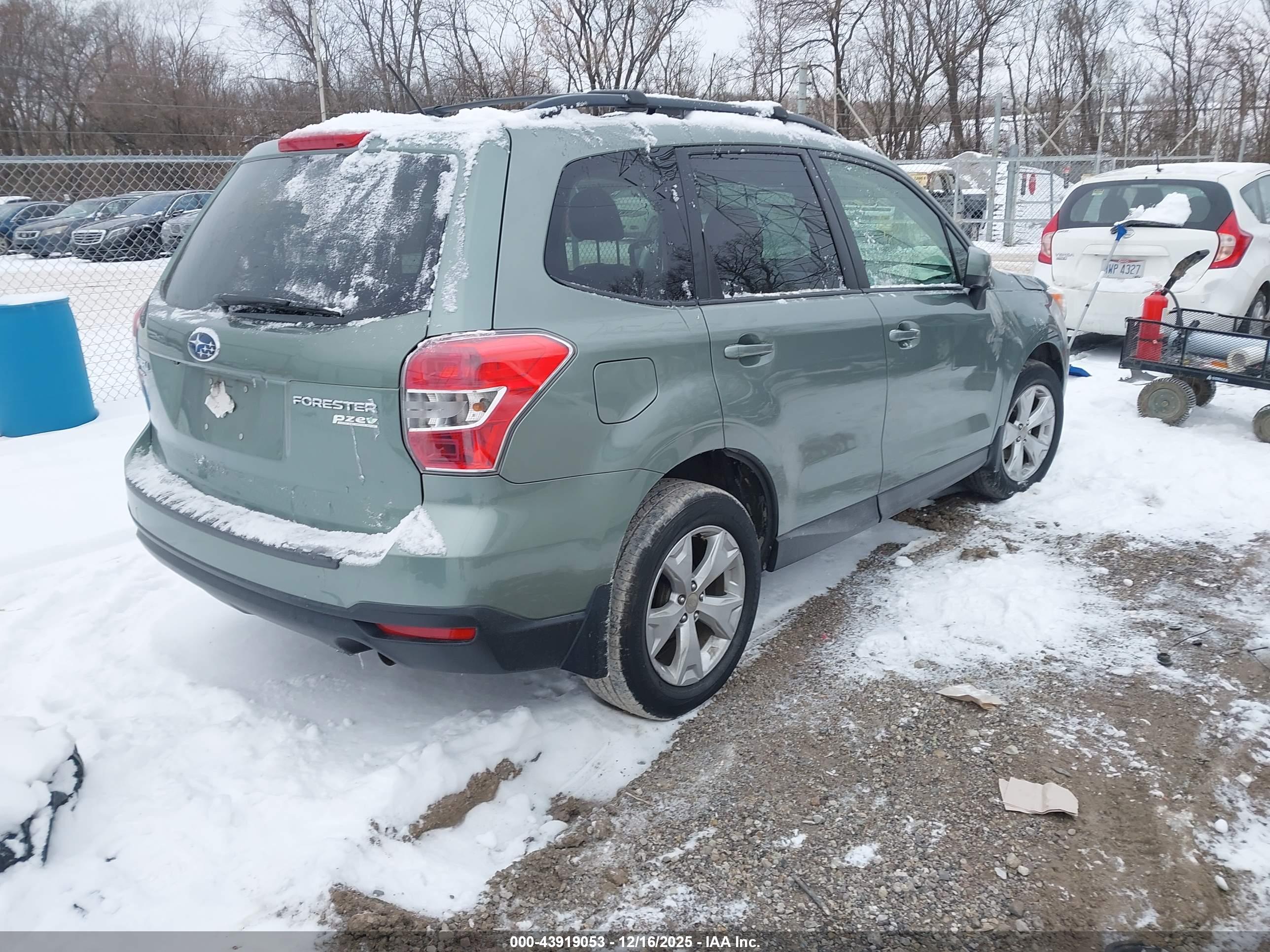 SUBARU FORESTER image 4