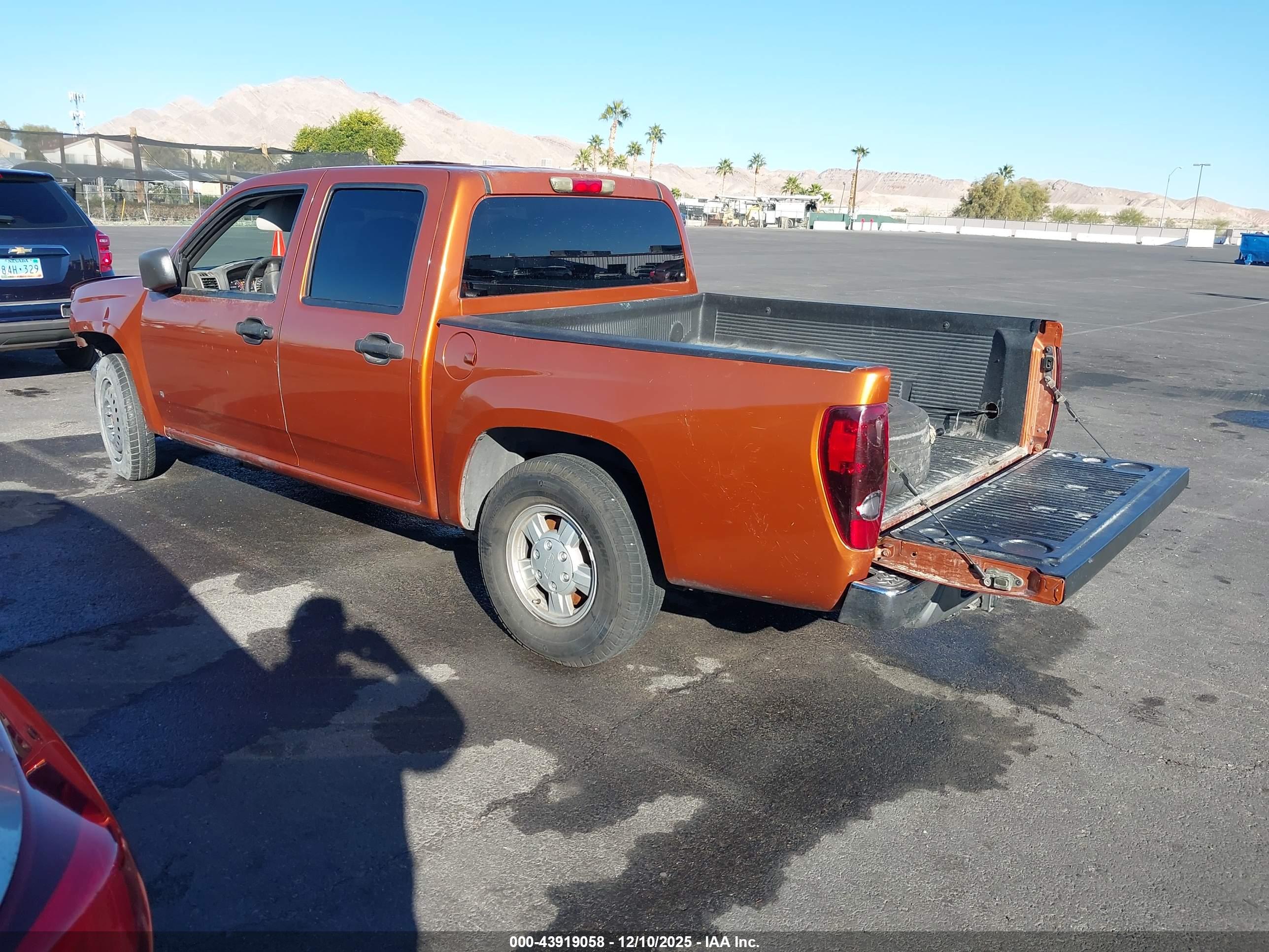 CHEVROLET COLORADO image 3