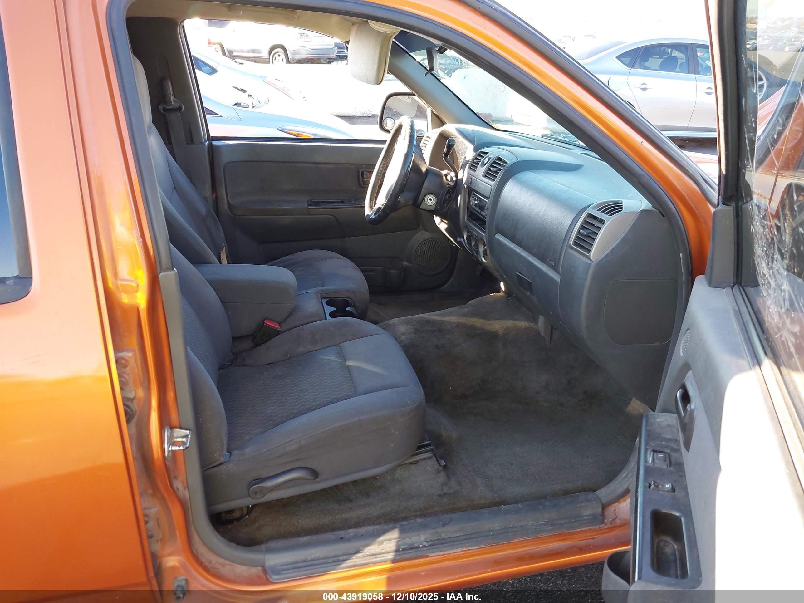 CHEVROLET COLORADO image 5