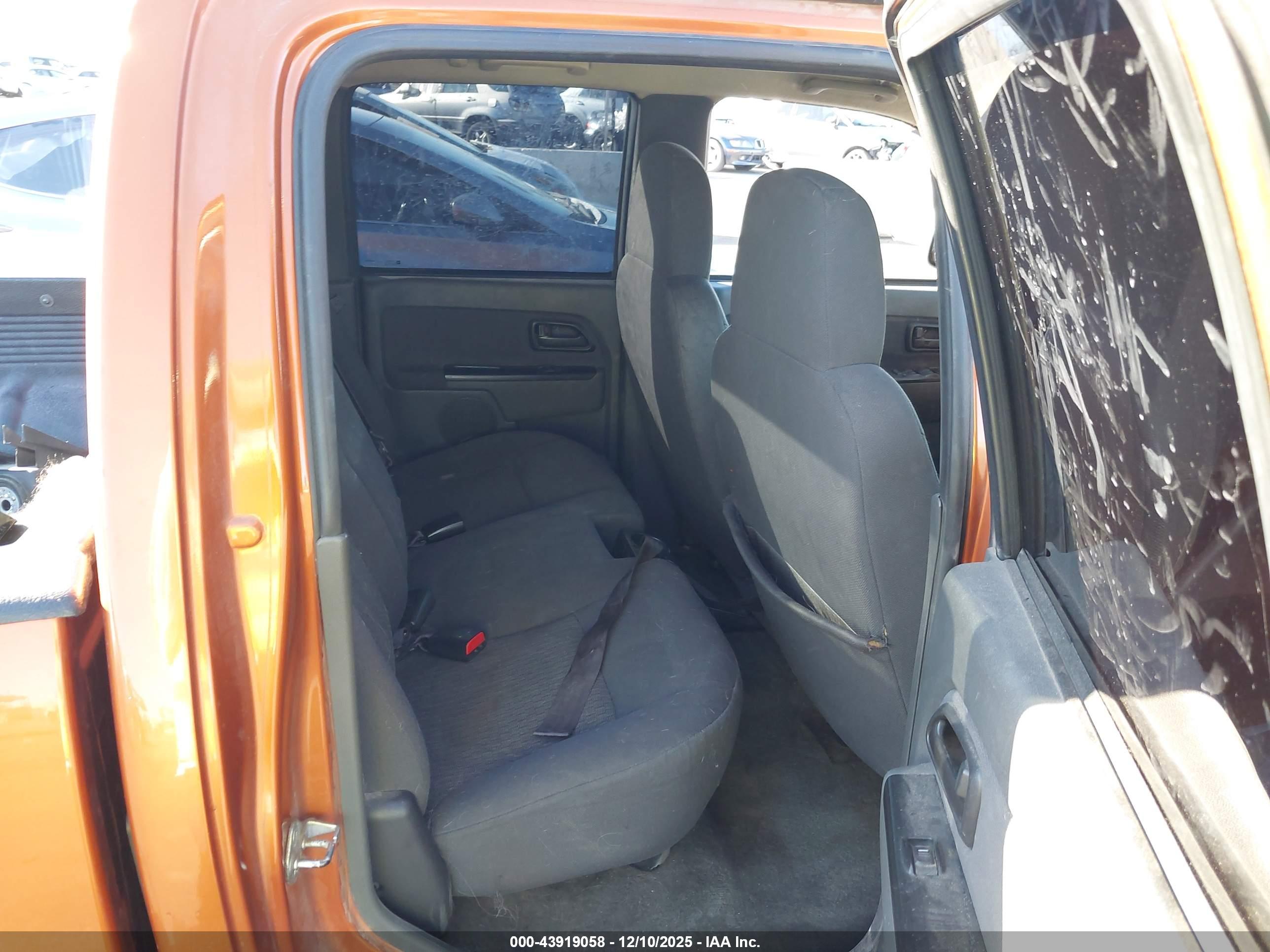 CHEVROLET COLORADO image 8