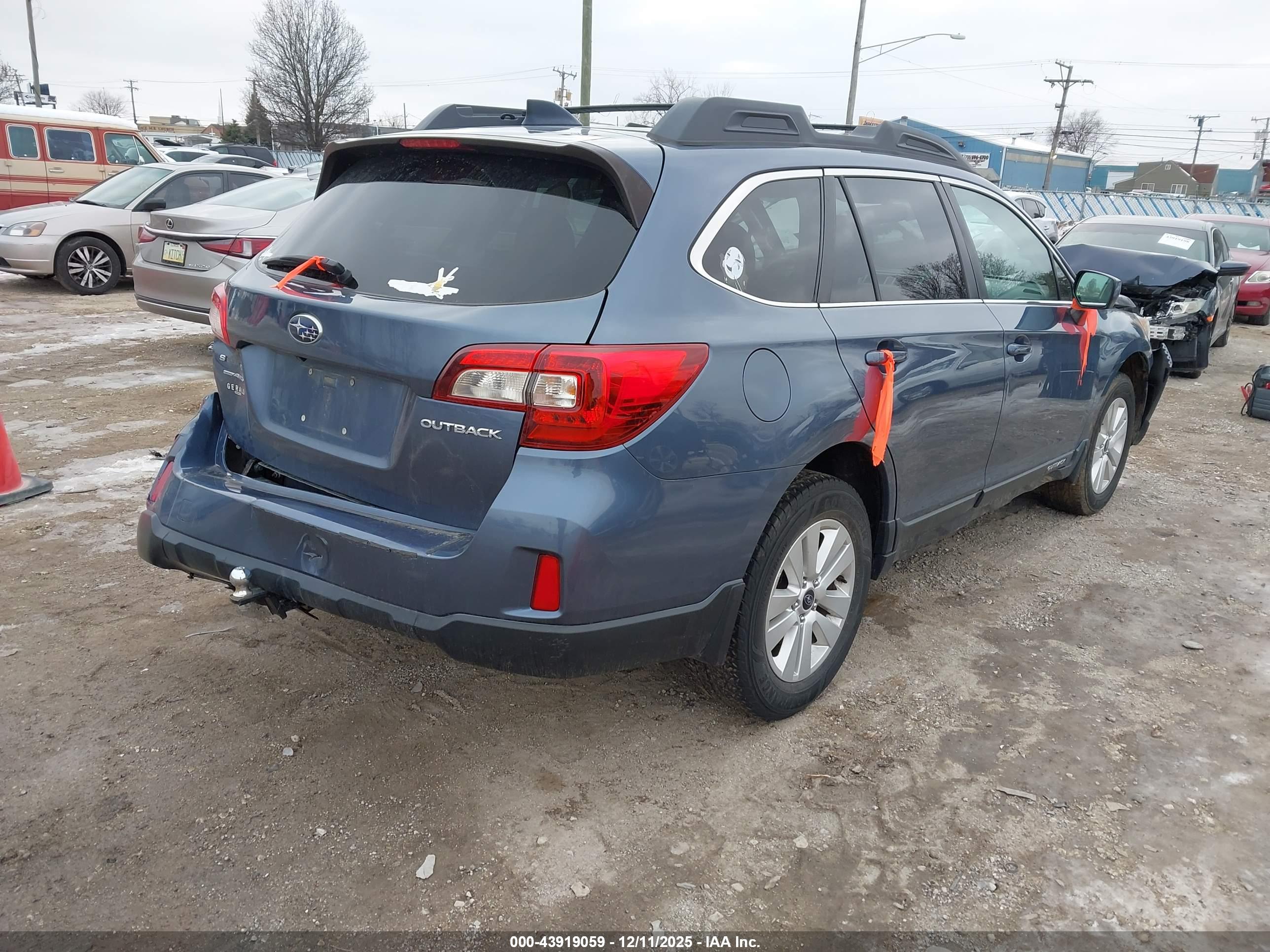 SUBARU OUTBACK image 4