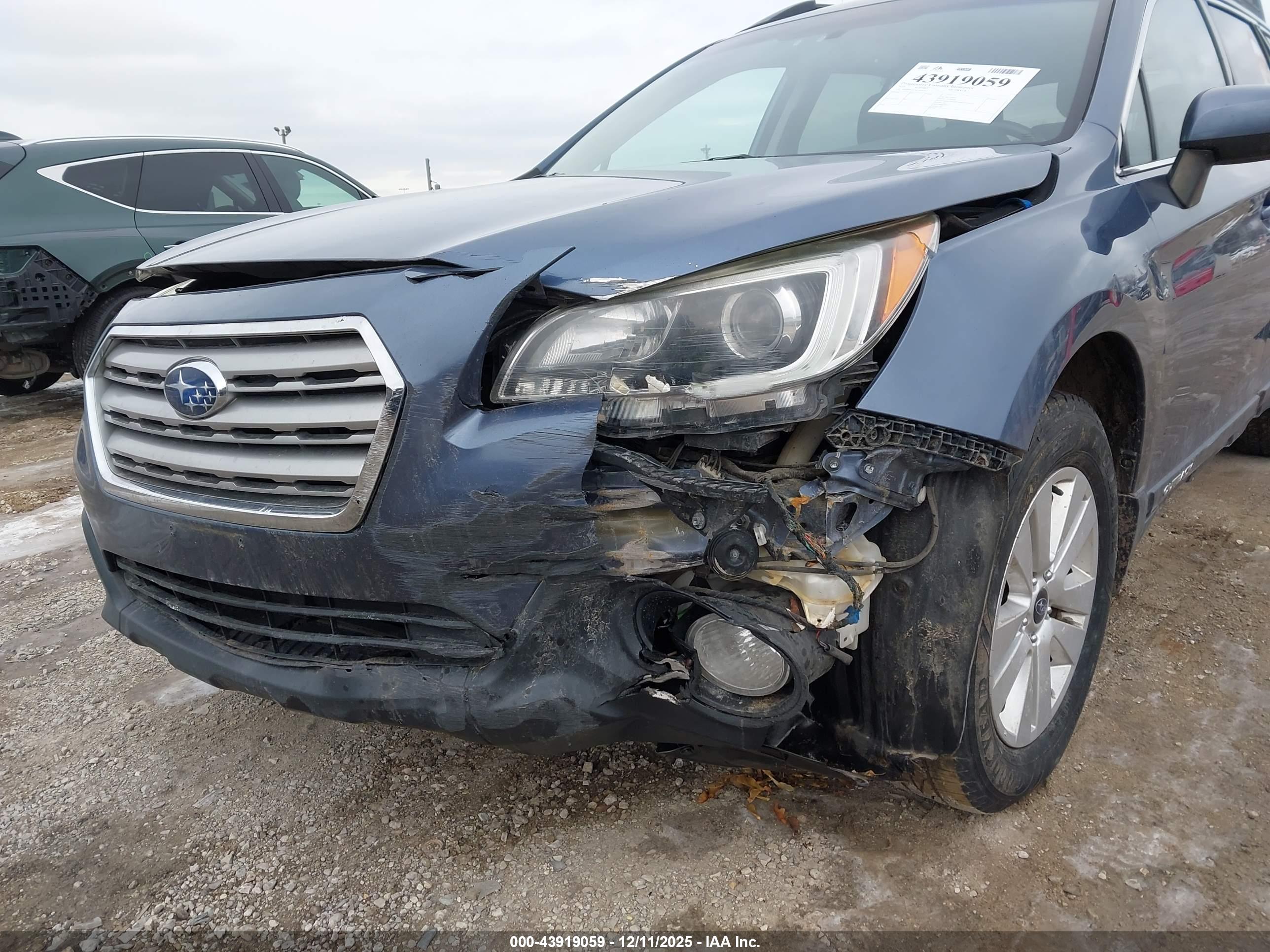 SUBARU OUTBACK image 6