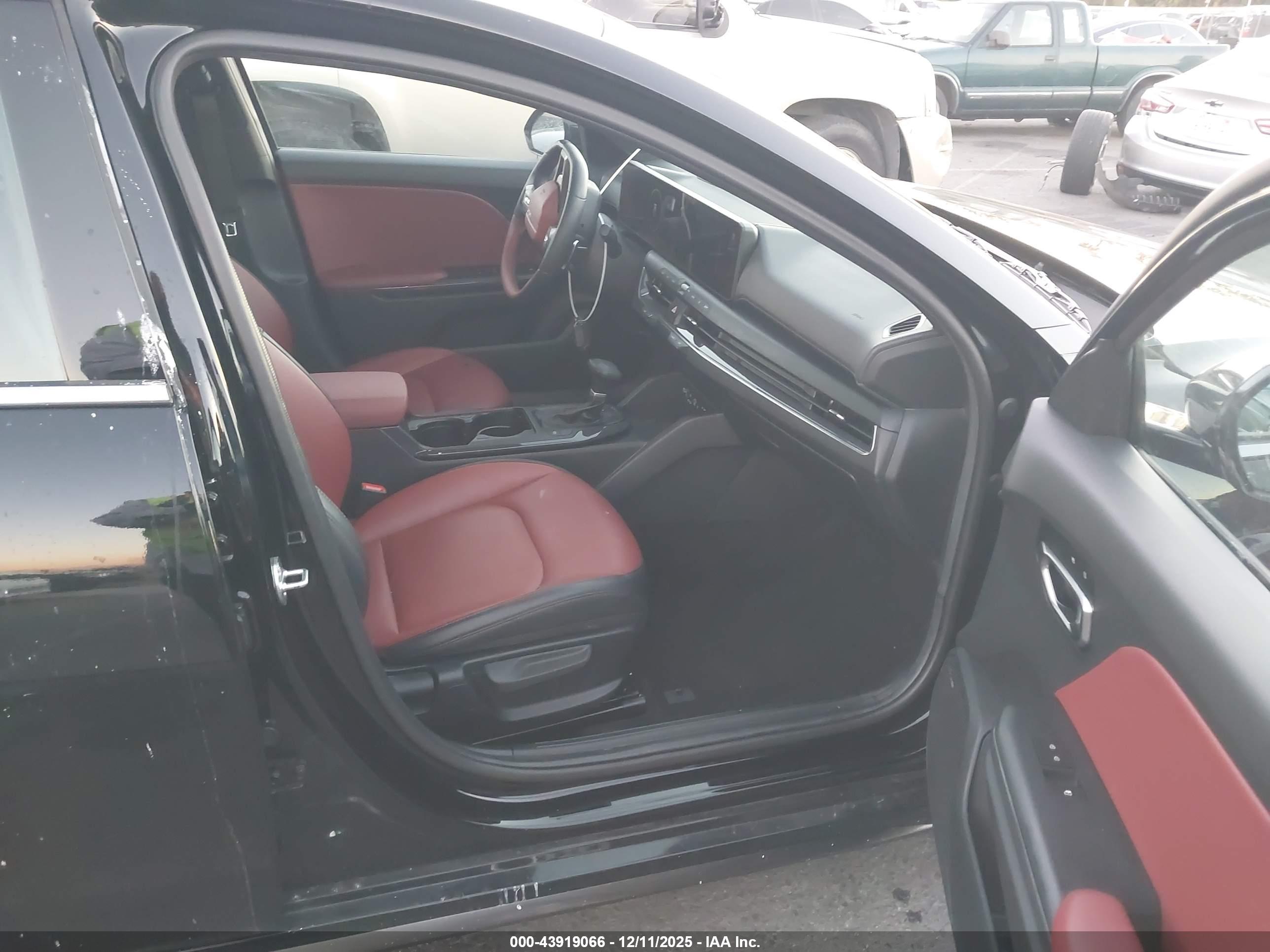 KIA K4 image 5