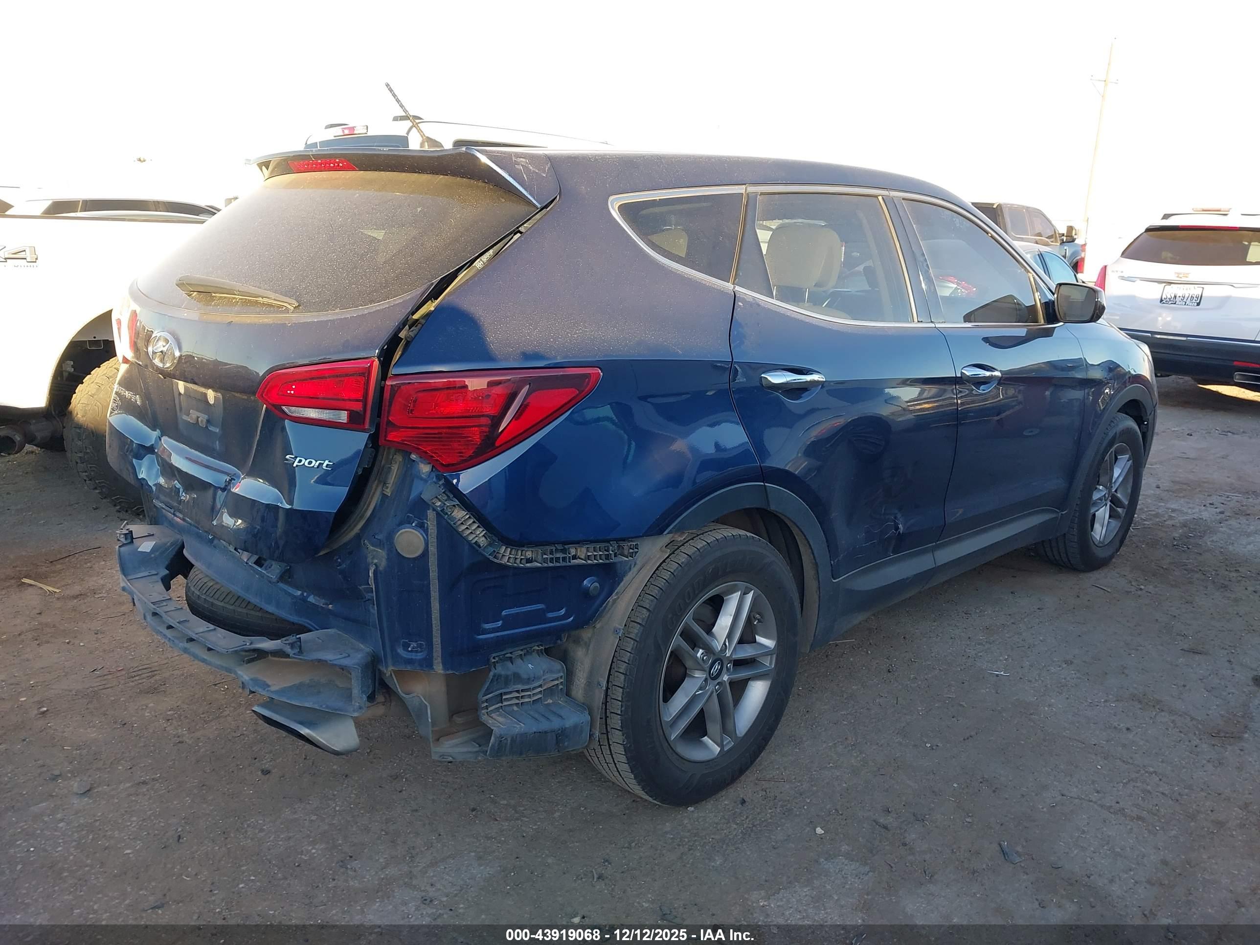 HYUNDAI SANTA image 4